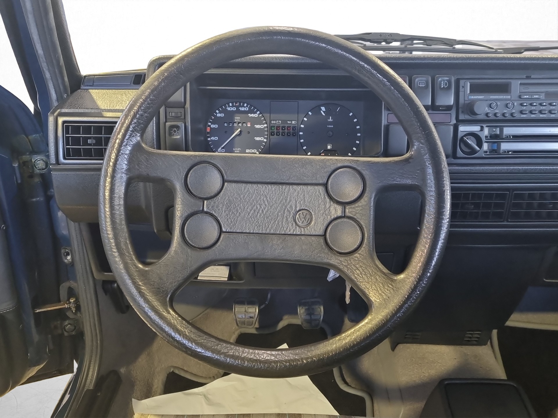 VW Golf 1300 GL-image-8