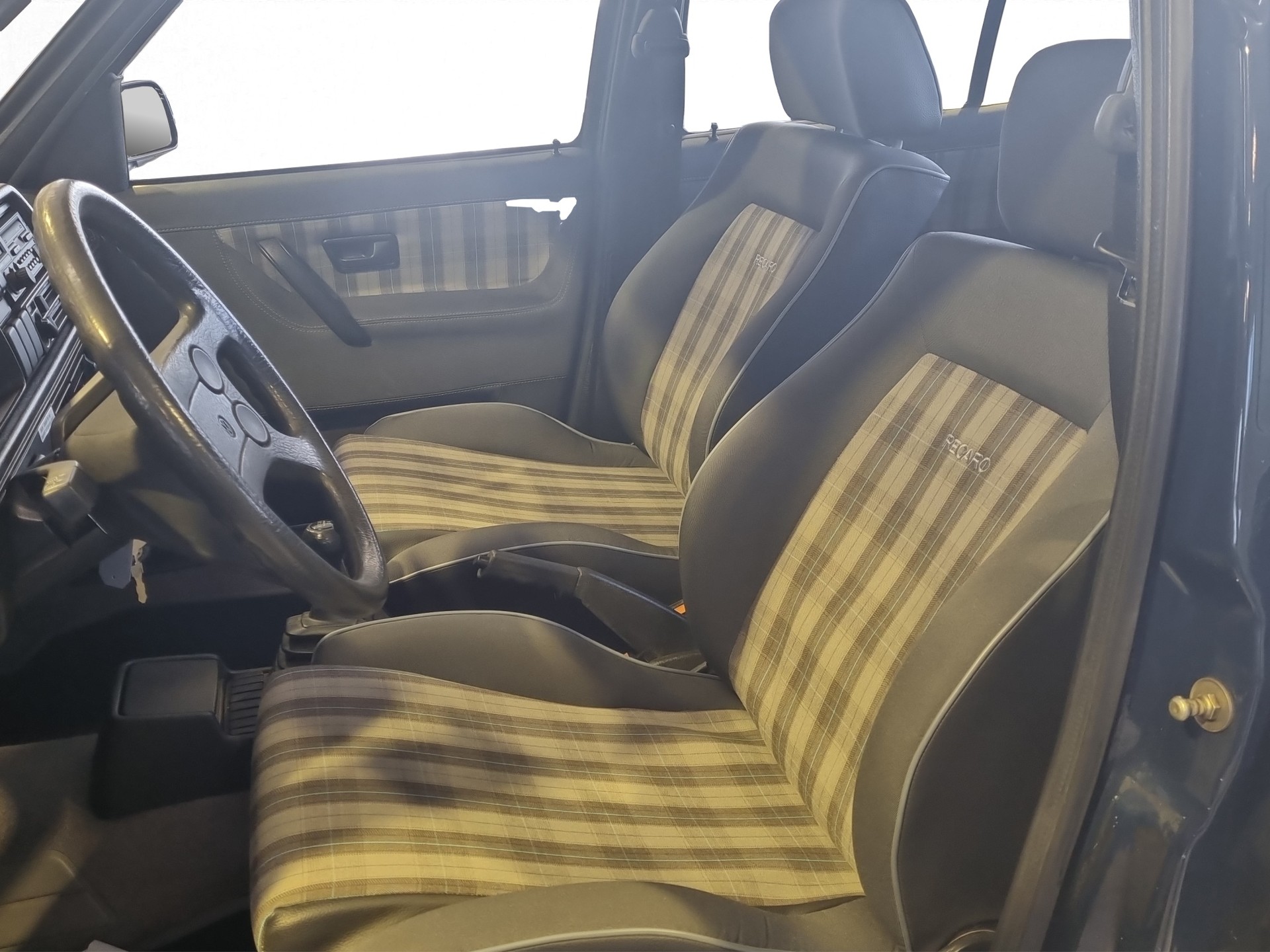 VW Golf 1300 GL-image-17