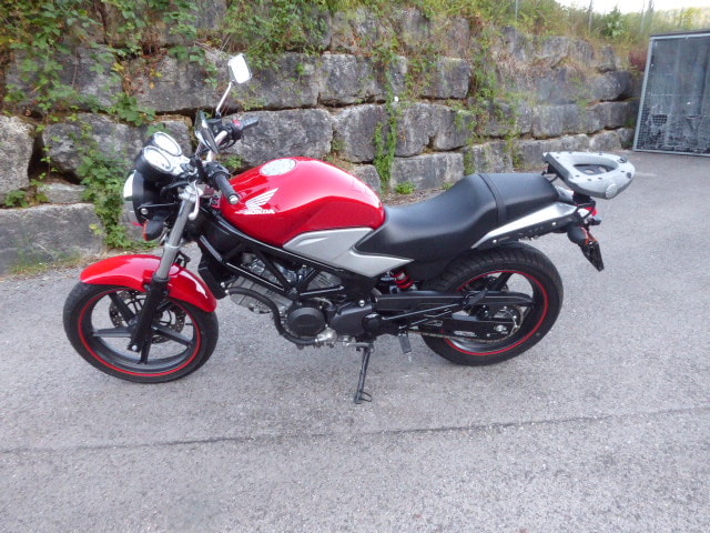 HONDA VTR 250-showroom-element-2