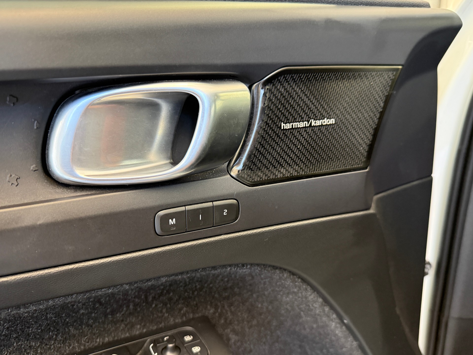 VOLVO XC40 D3 AWD Momentum Geartronic Ab 270.- pro Monat-image-18