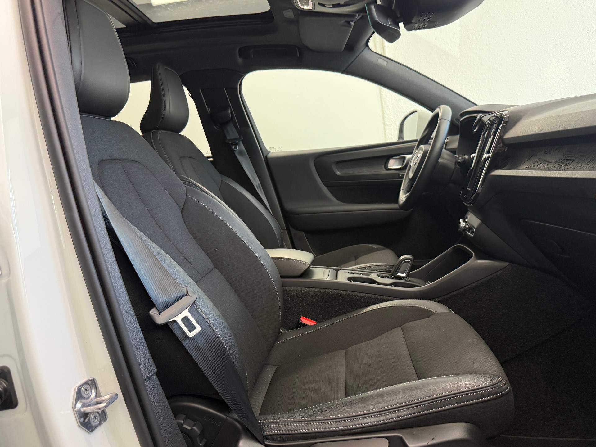 VOLVO XC40 D3 AWD Momentum Geartronic Ab 270.- pro Monat-image-16
