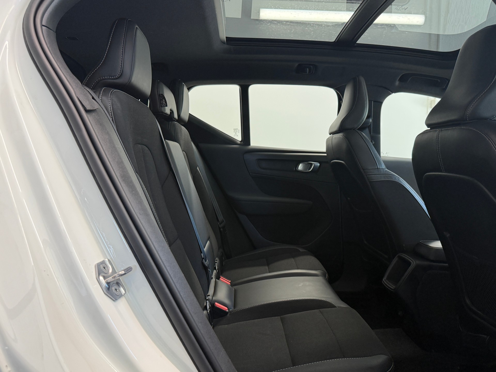 VOLVO XC40 D3 AWD Momentum Geartronic Ab 270.- pro Monat-image-17