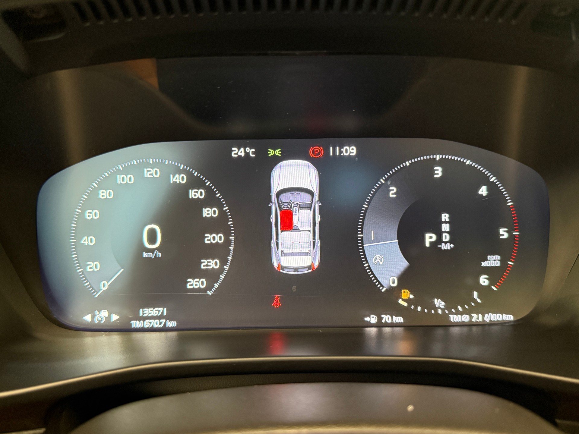 VOLVO XC40 D3 AWD Momentum Geartronic Ab 270.- pro Monat-image-13