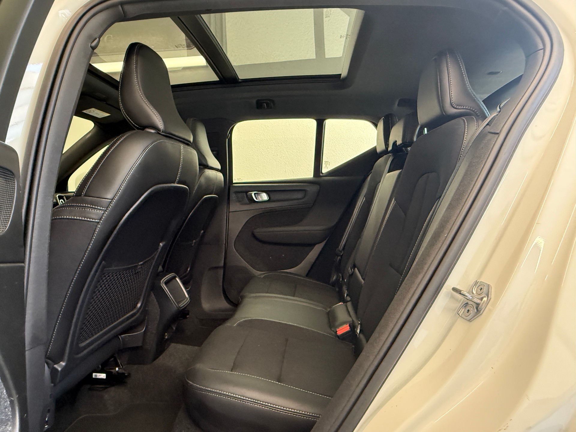 VOLVO XC40 D3 AWD Momentum Geartronic Ab 270.- pro Monat-image-10