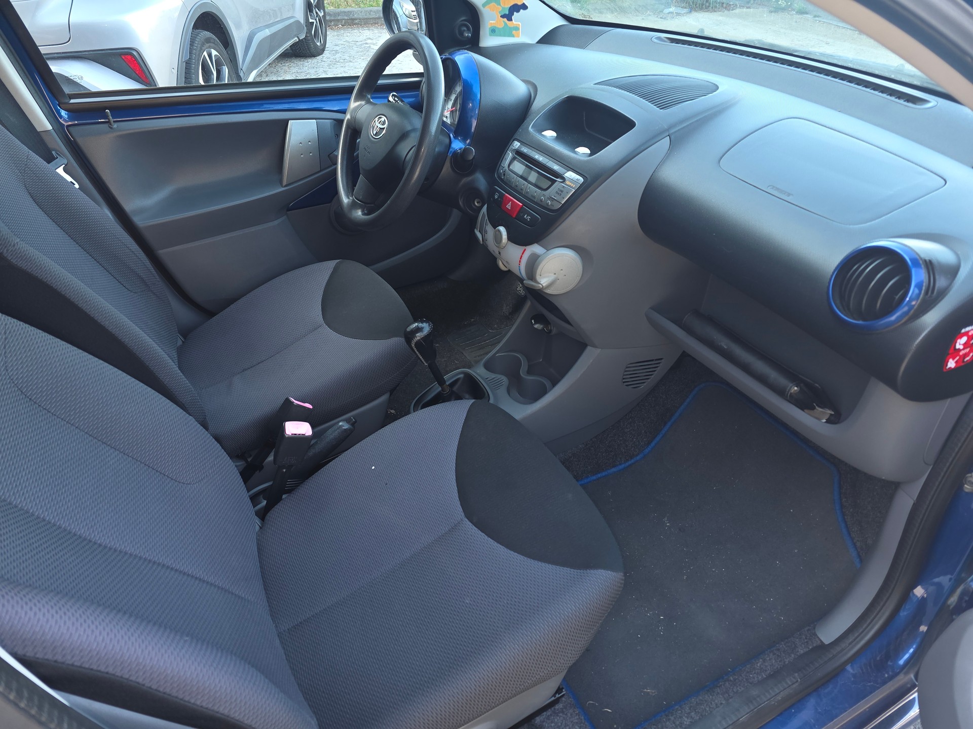 TOYOTA Aygo 1.0 Linea Sol-image-7