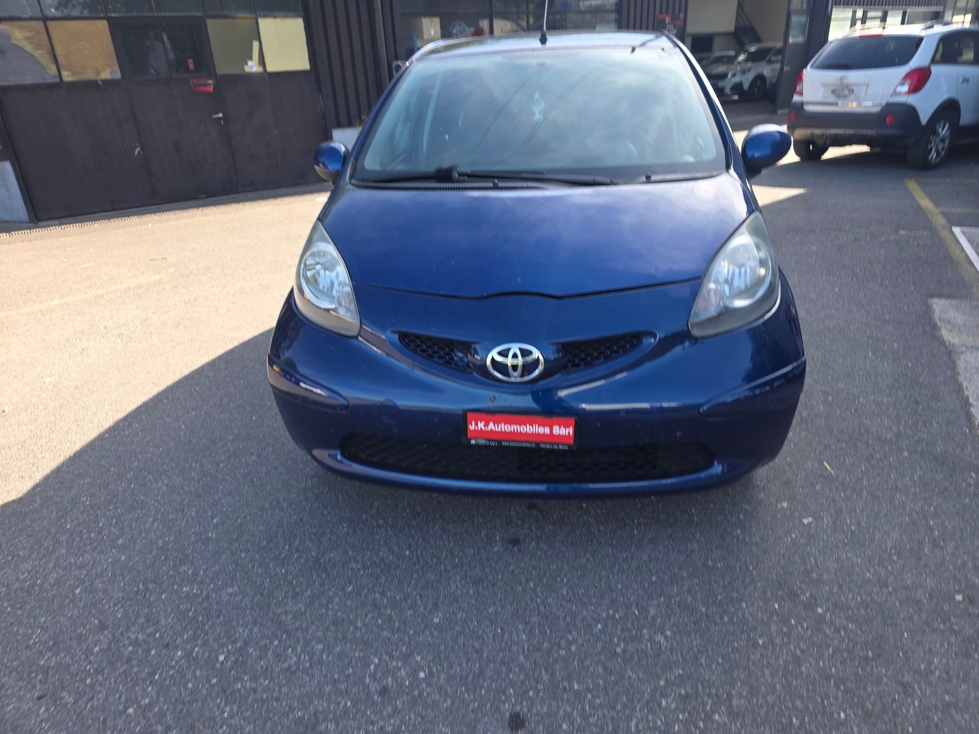 TOYOTA Aygo 1.0 Linea Sol-image-0