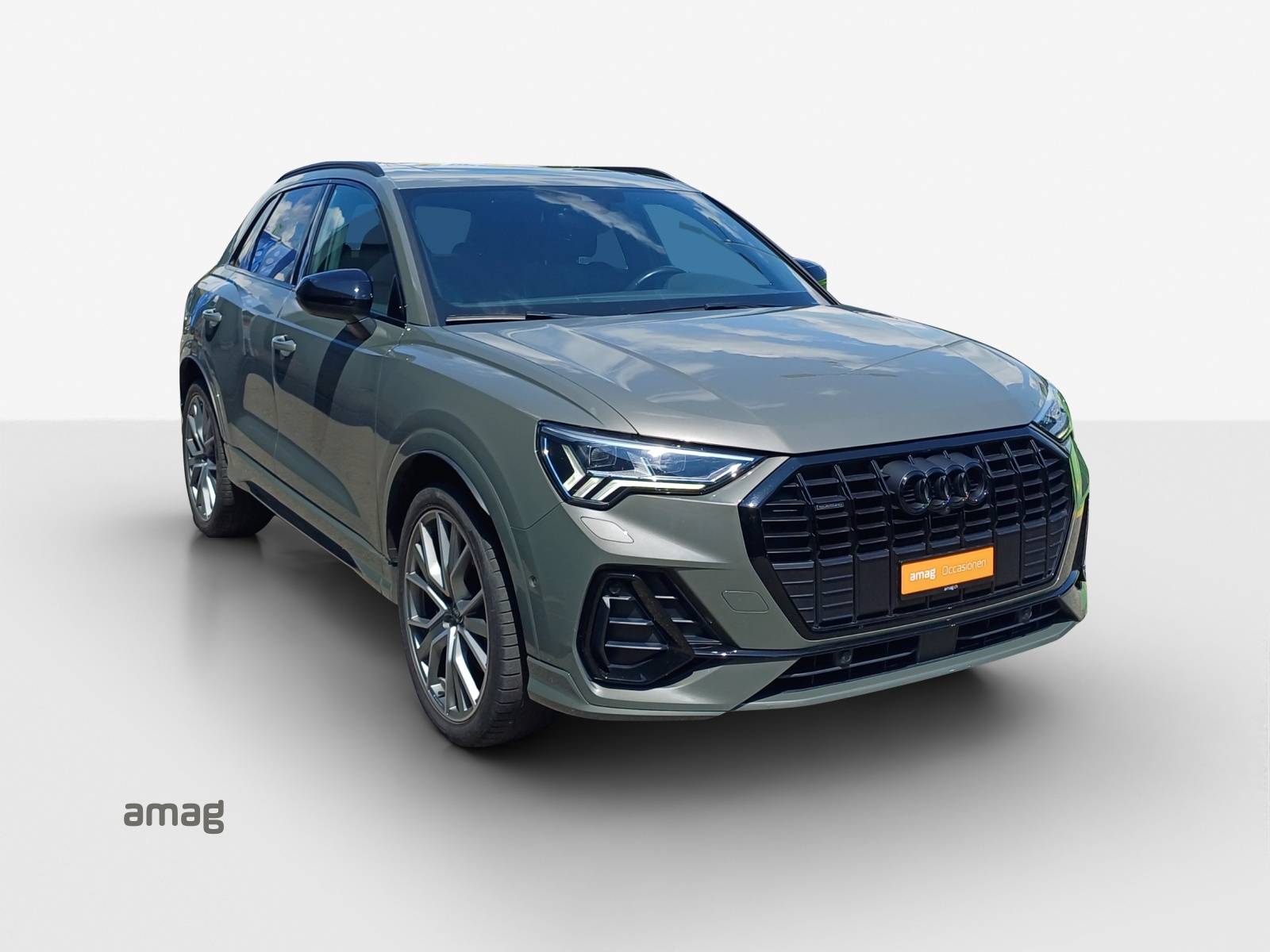 AUDI Q3 40 TFSI S line quattro S-tronic-image-5
