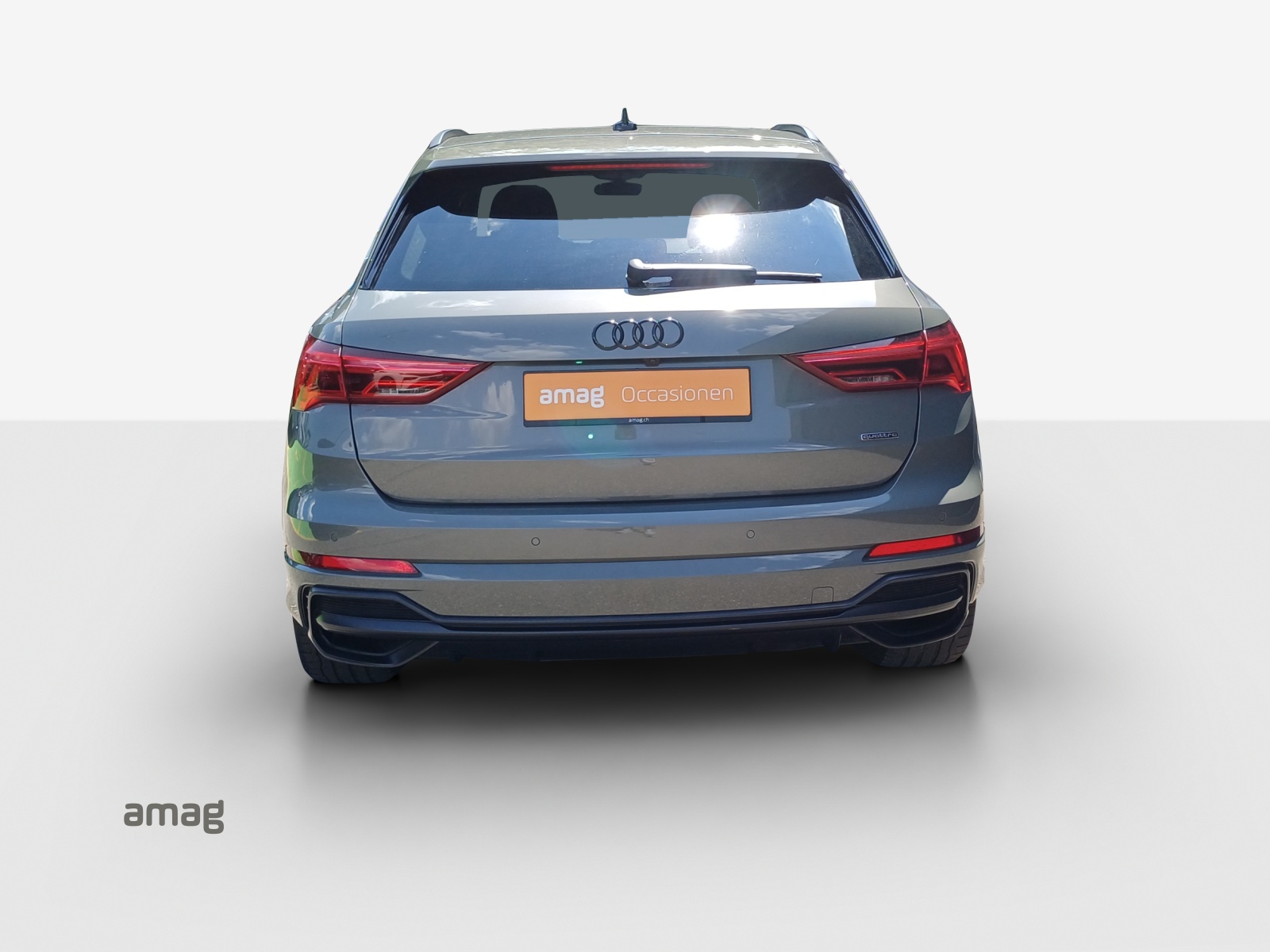 AUDI Q3 40 TFSI S line quattro S-tronic-image-3