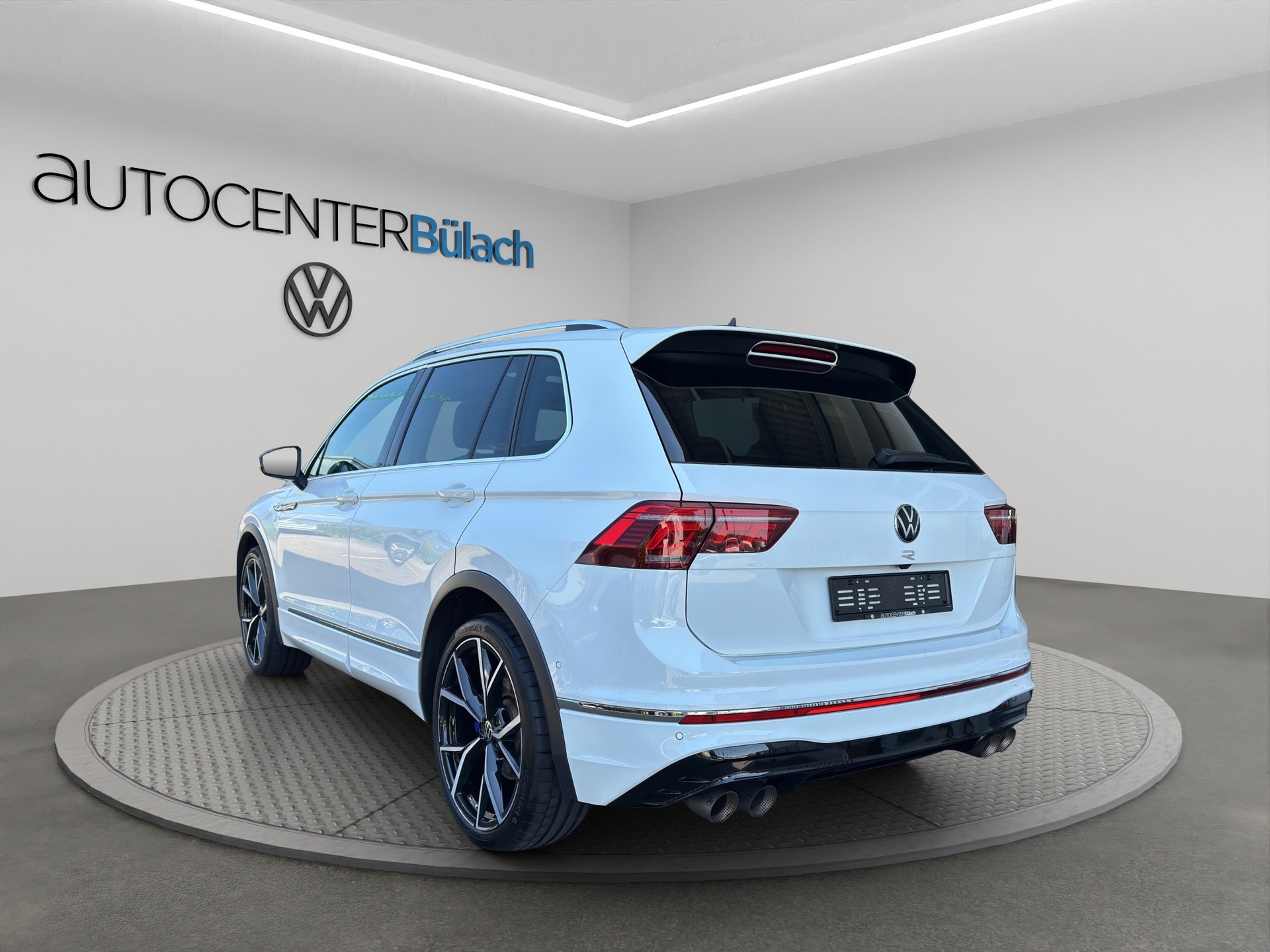 VW Tiguan 2.0TSI R 4Motion DSG-image-6