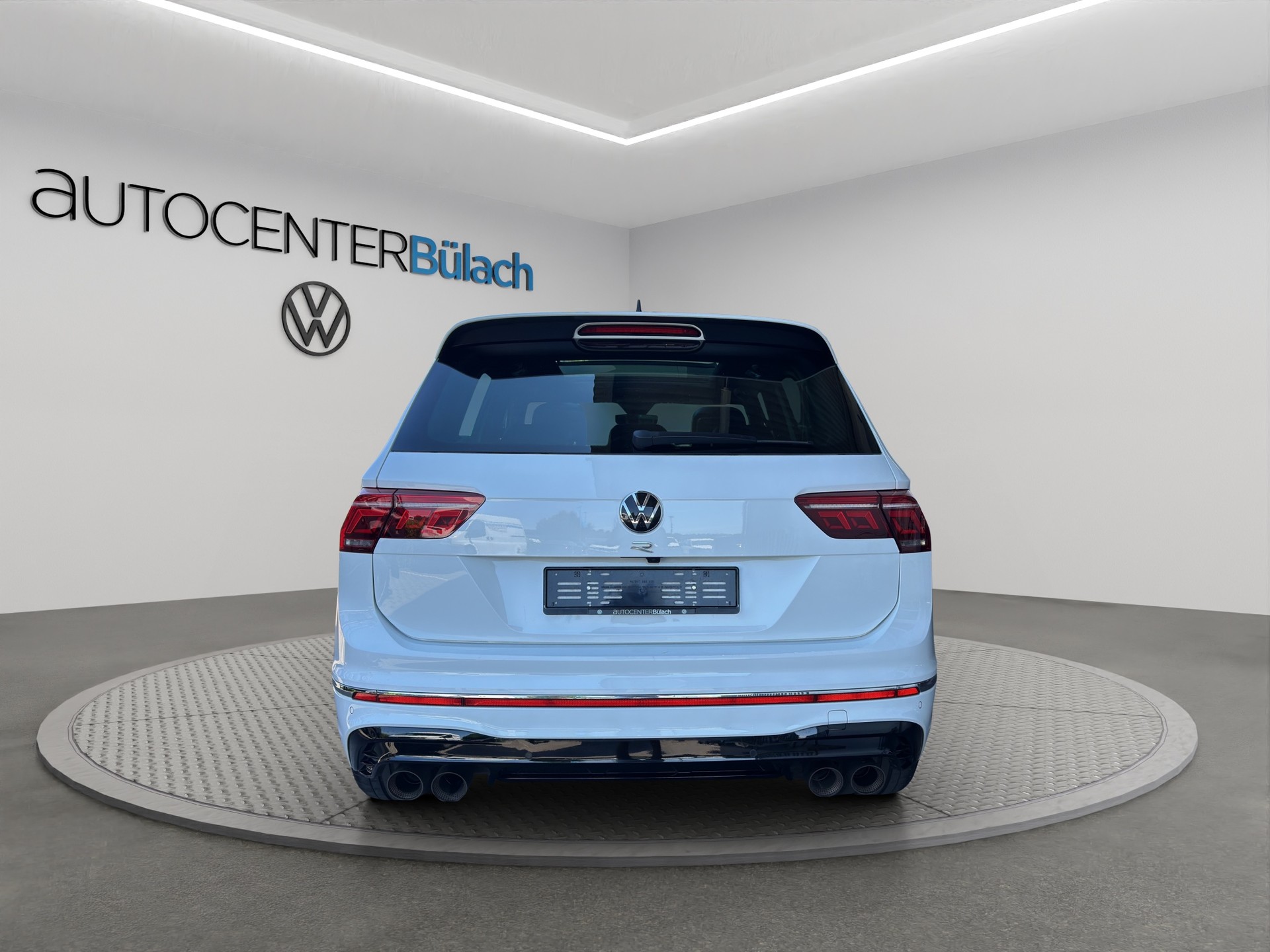 VW Tiguan 2.0TSI R 4Motion DSG-image-5