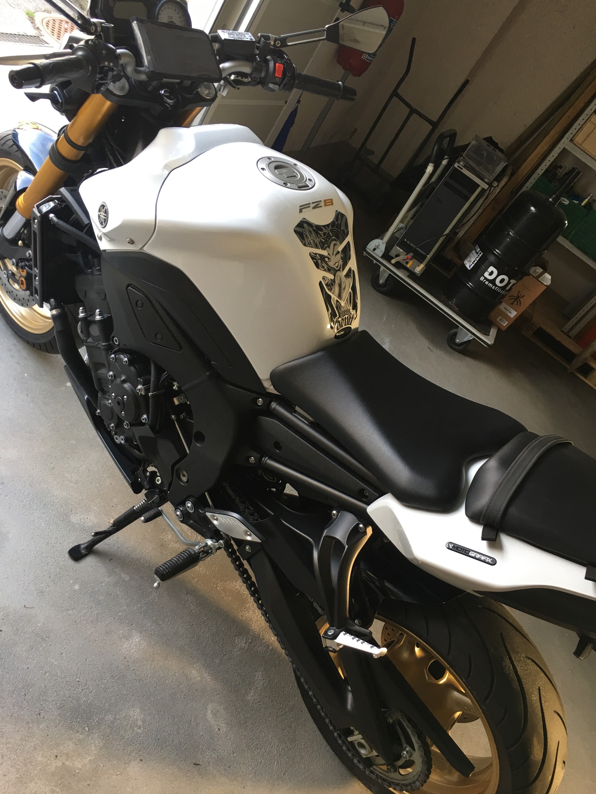 YAMAHA FZ8 N ABS Limited Edition-image-3