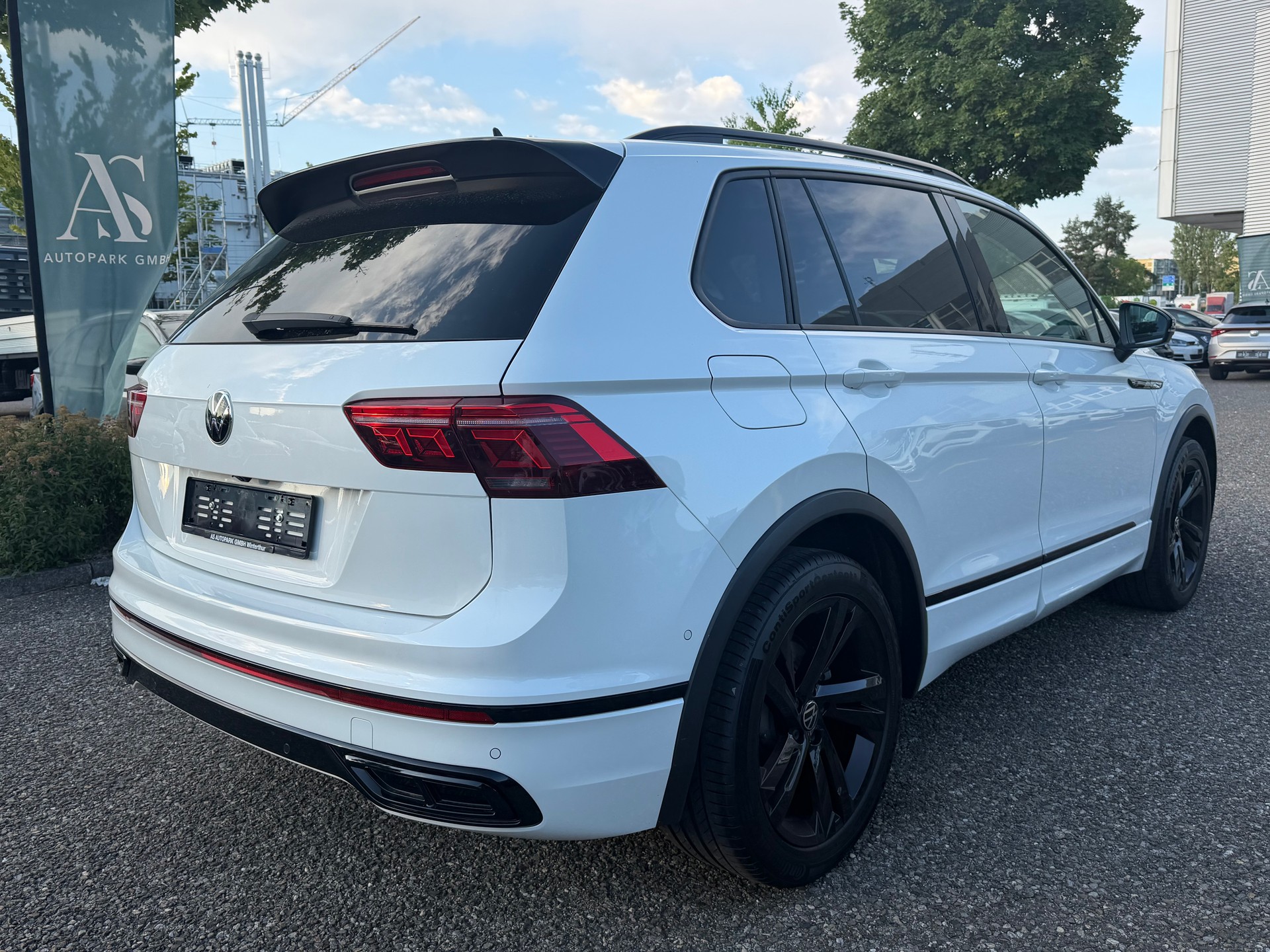 VW Tiguan 2.0TSI R-Line 4Motion DSG-image-4
