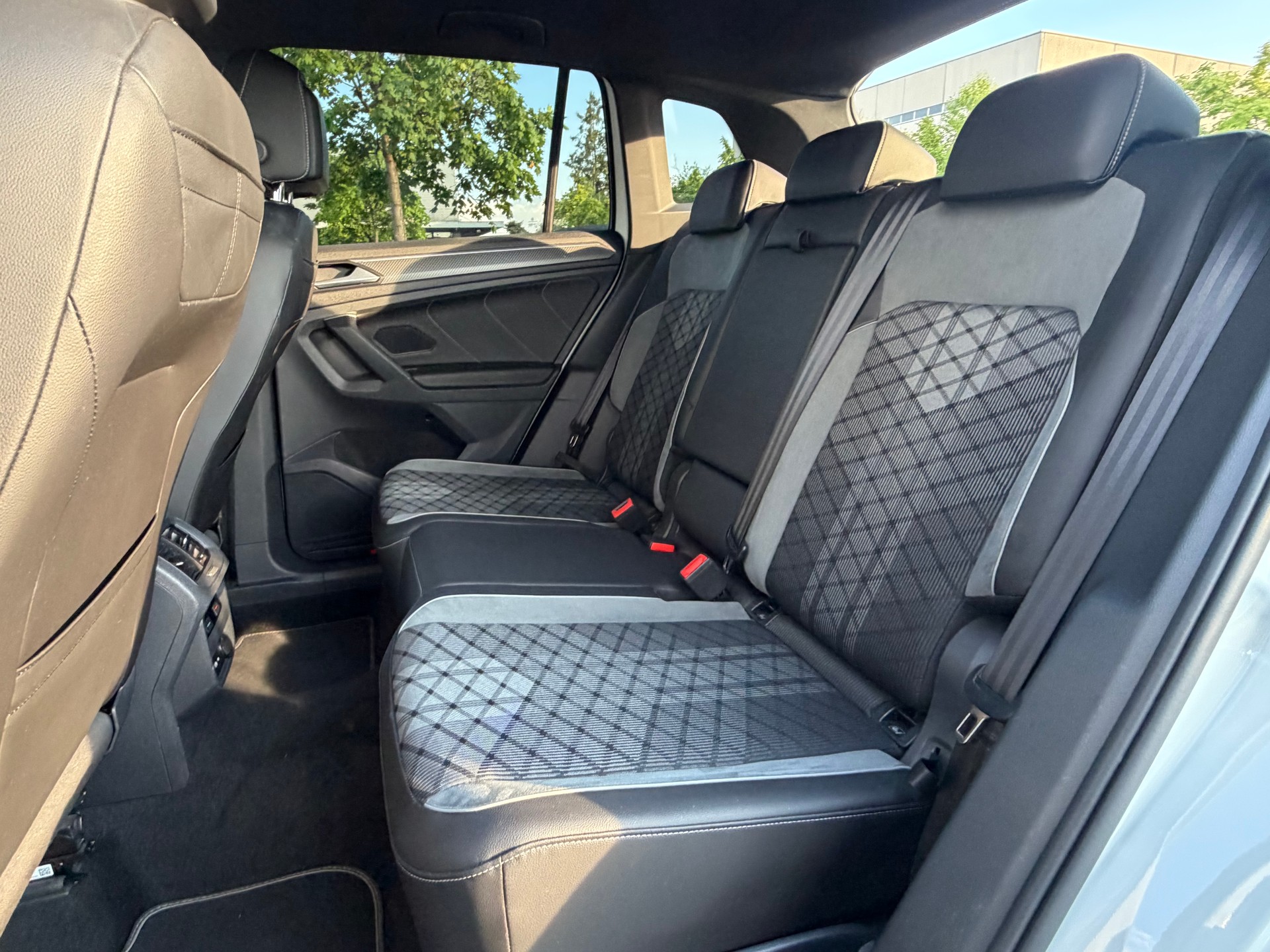 VW Tiguan 2.0TSI R-Line 4Motion DSG-image-9