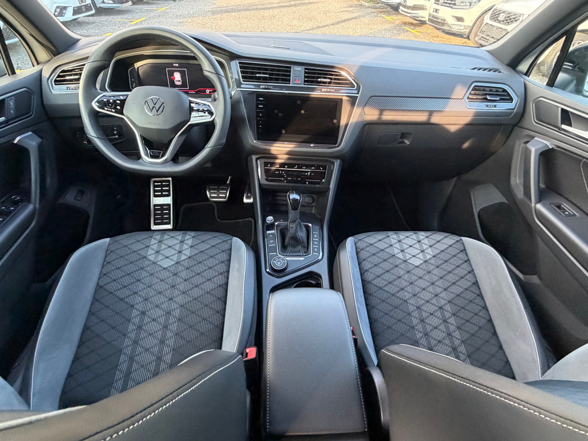 VW Tiguan 2.0TSI R-Line 4Motion DSG-image-13