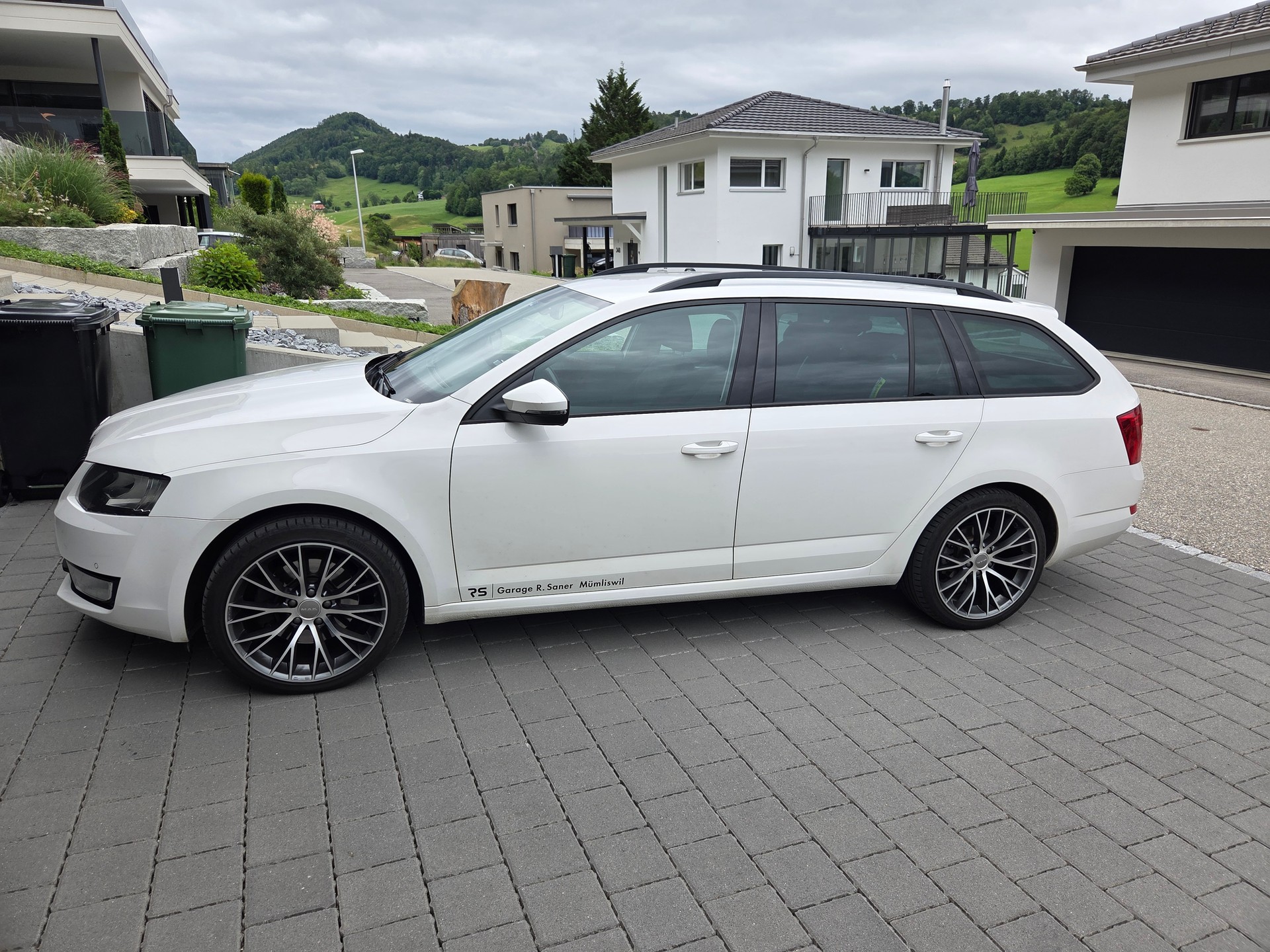 SKODA 2.0 TDI RS Prag 4x4 DSG-image-1