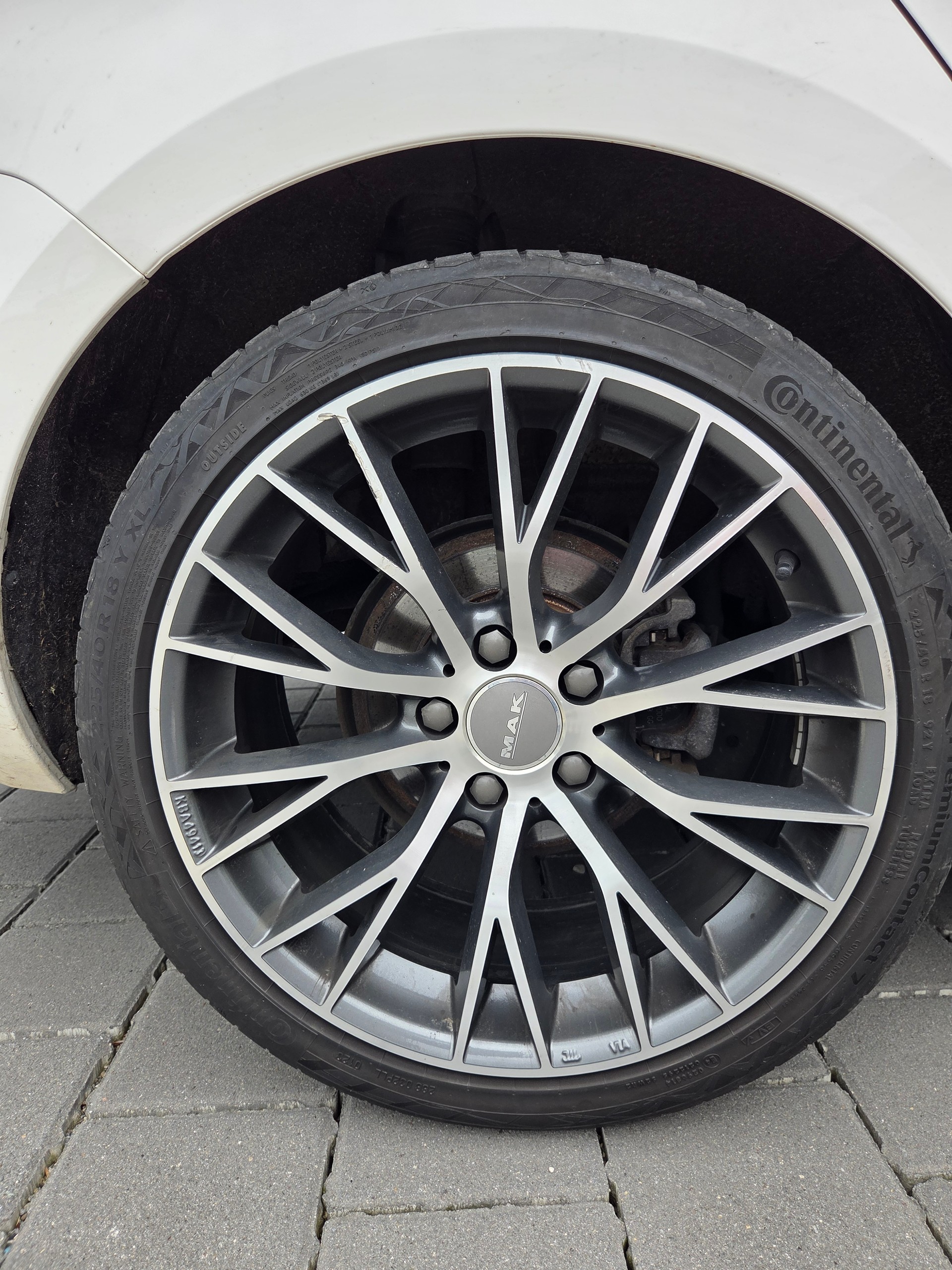 SKODA 2.0 TDI RS Prag 4x4 DSG-image-2