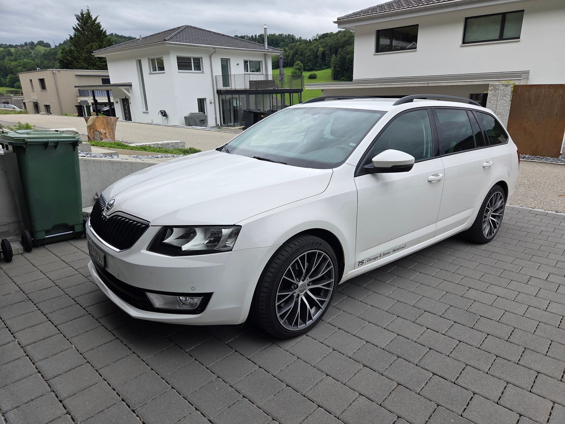 SKODA 2.0 TDI RS Prag 4x4 DSG-image-0