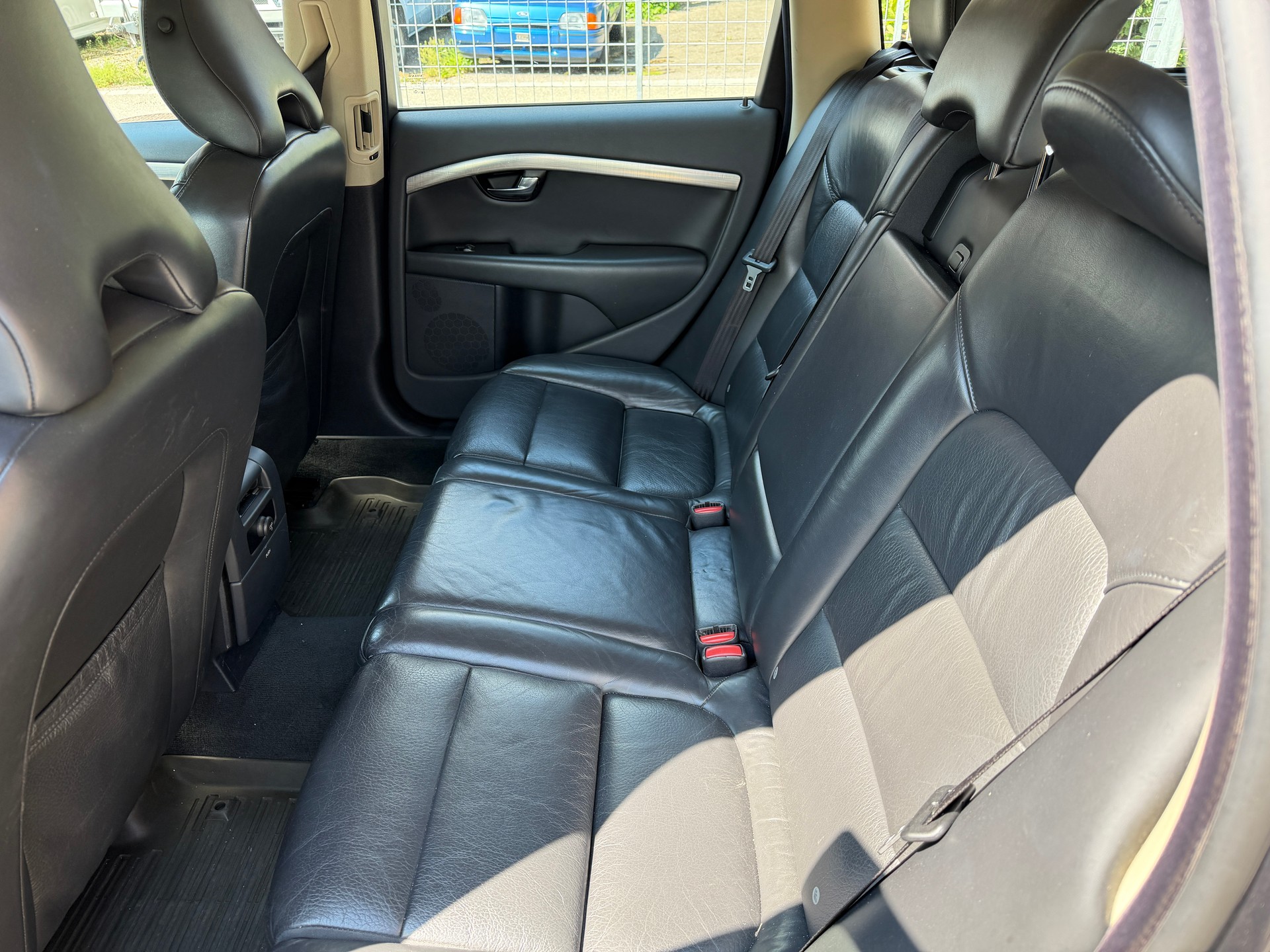 VOLVO V70 D5 Summum-image-6