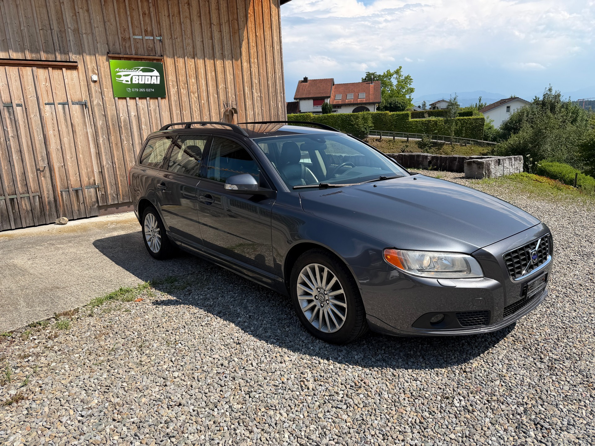 VOLVO V70 D5 Summum-image-2