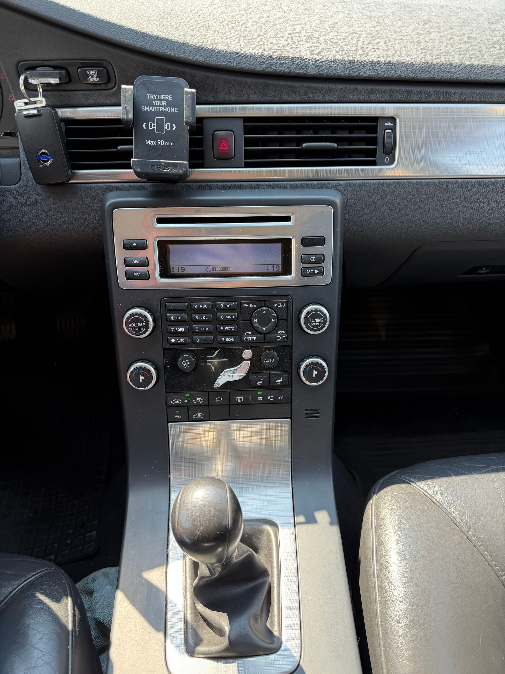 VOLVO V70 D5 Summum-image-9