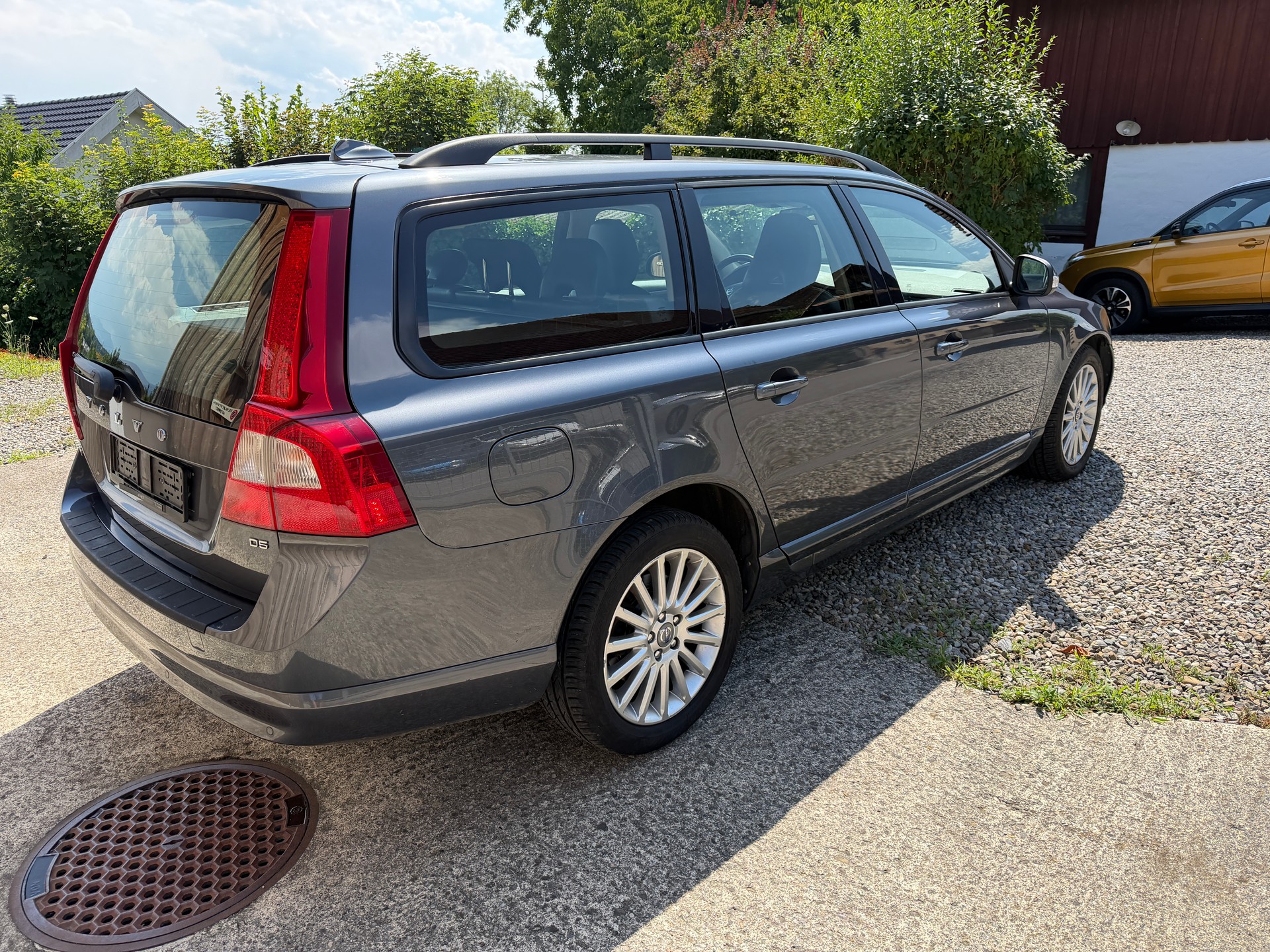VOLVO V70 D5 Summum-image-3