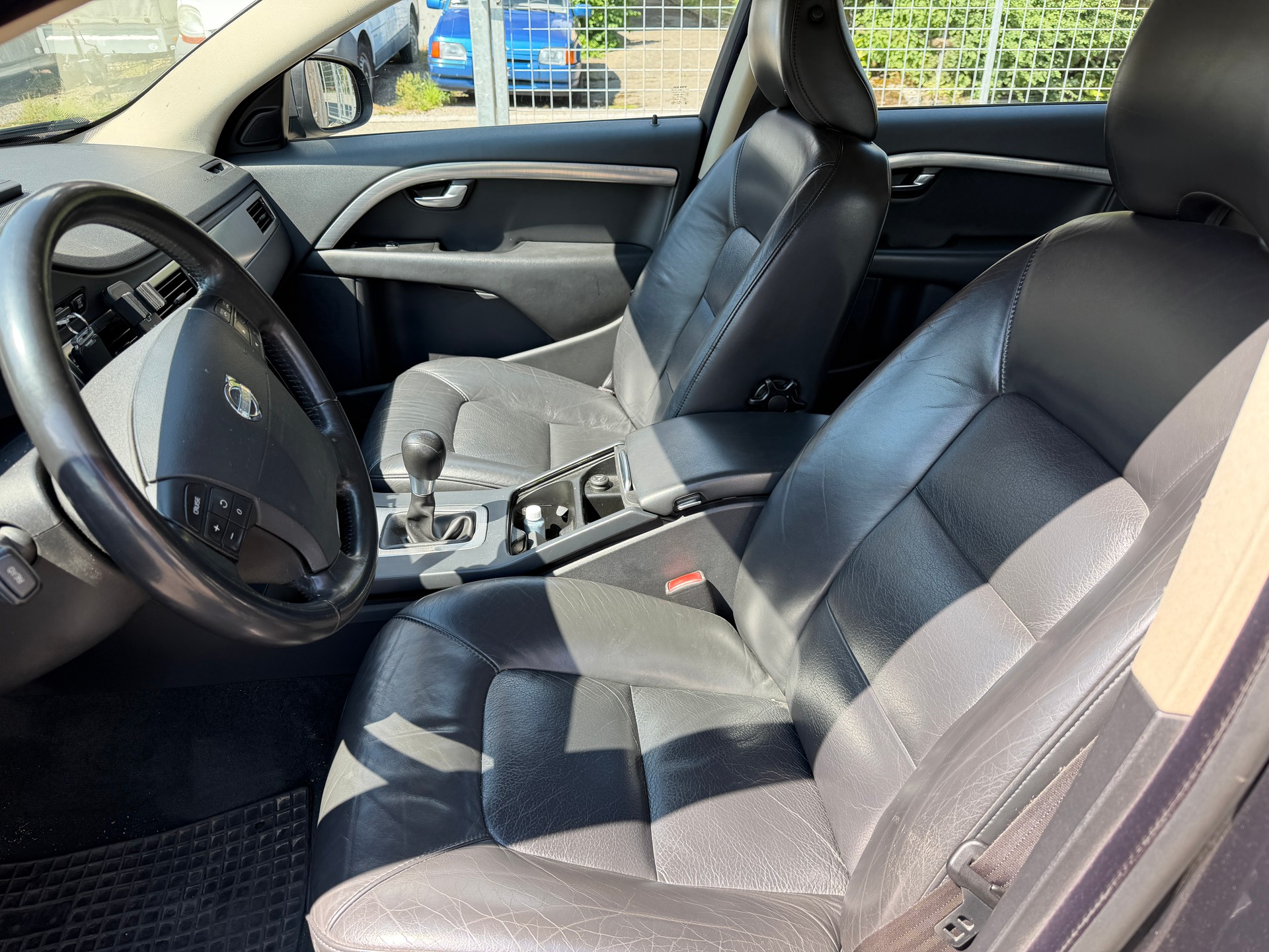 VOLVO V70 D5 Summum-image-5