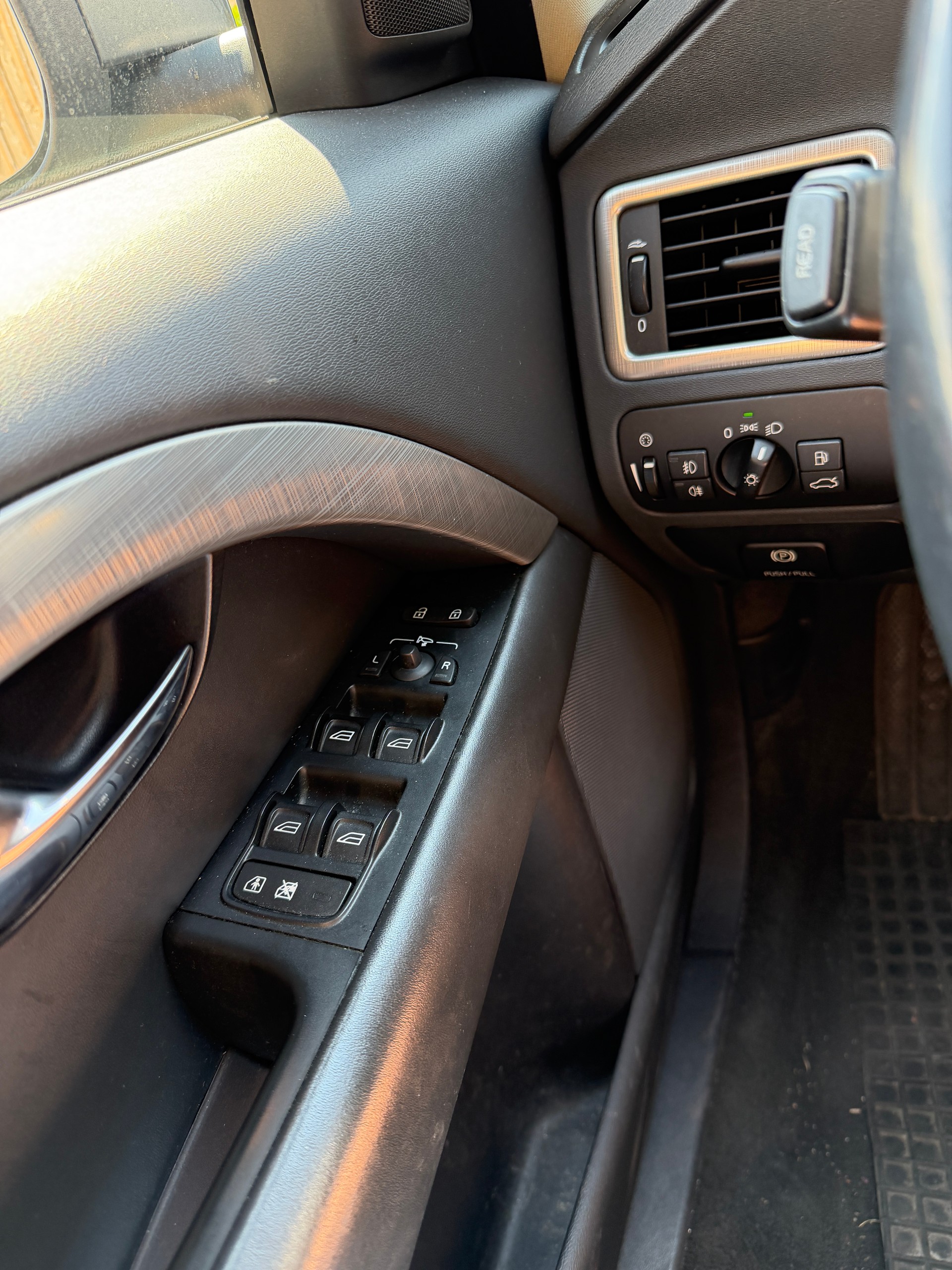 VOLVO V70 D5 Summum-image-10
