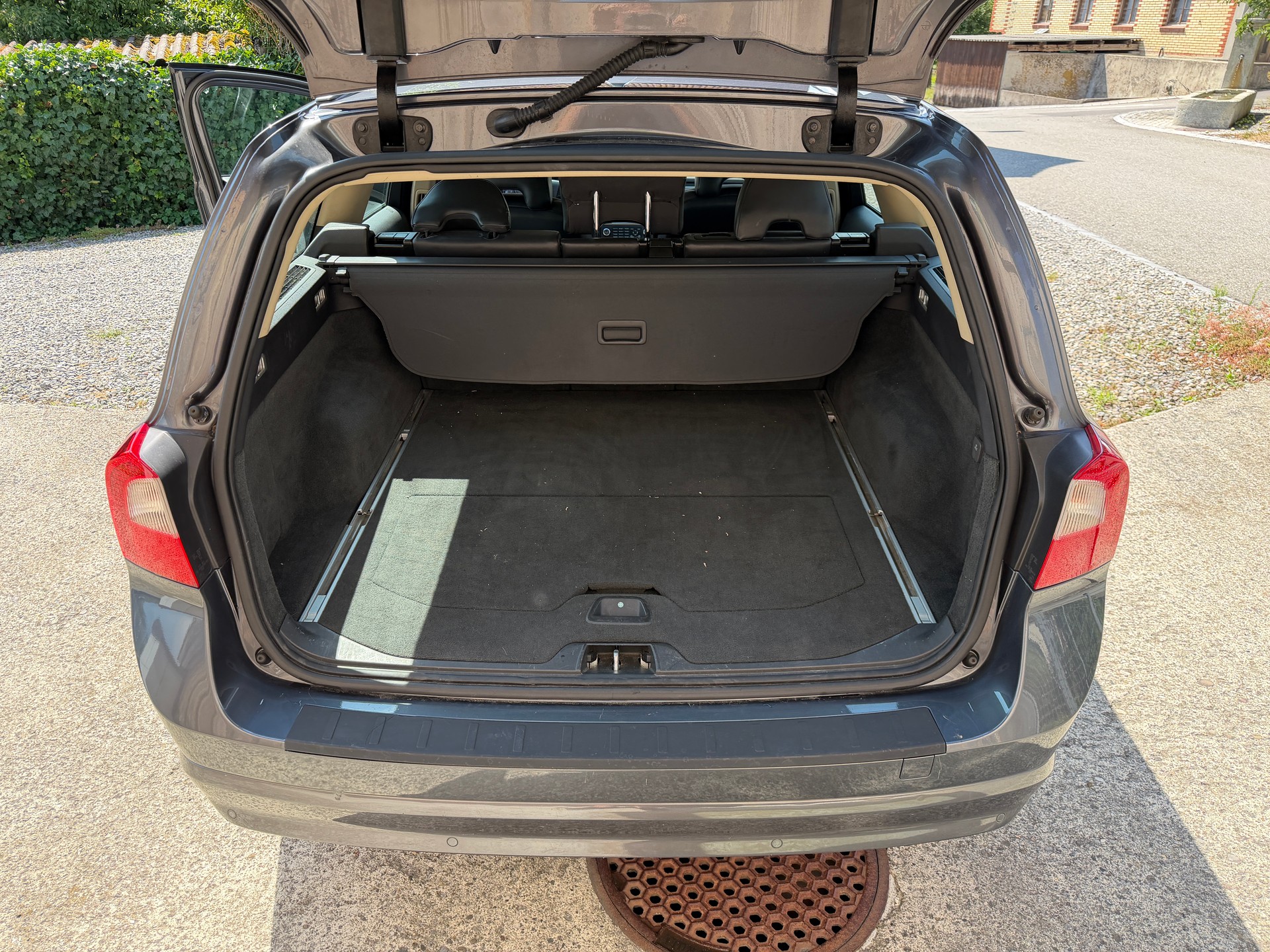 VOLVO V70 D5 Summum-image-13