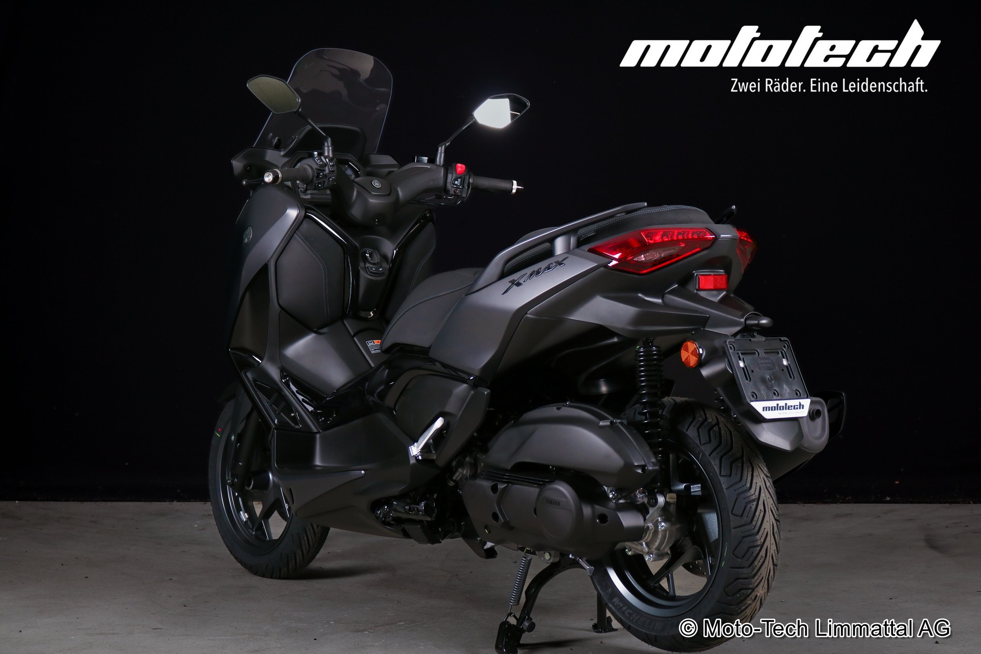 YAMAHA X-Max 300 Tech Max+-showroom-element-3