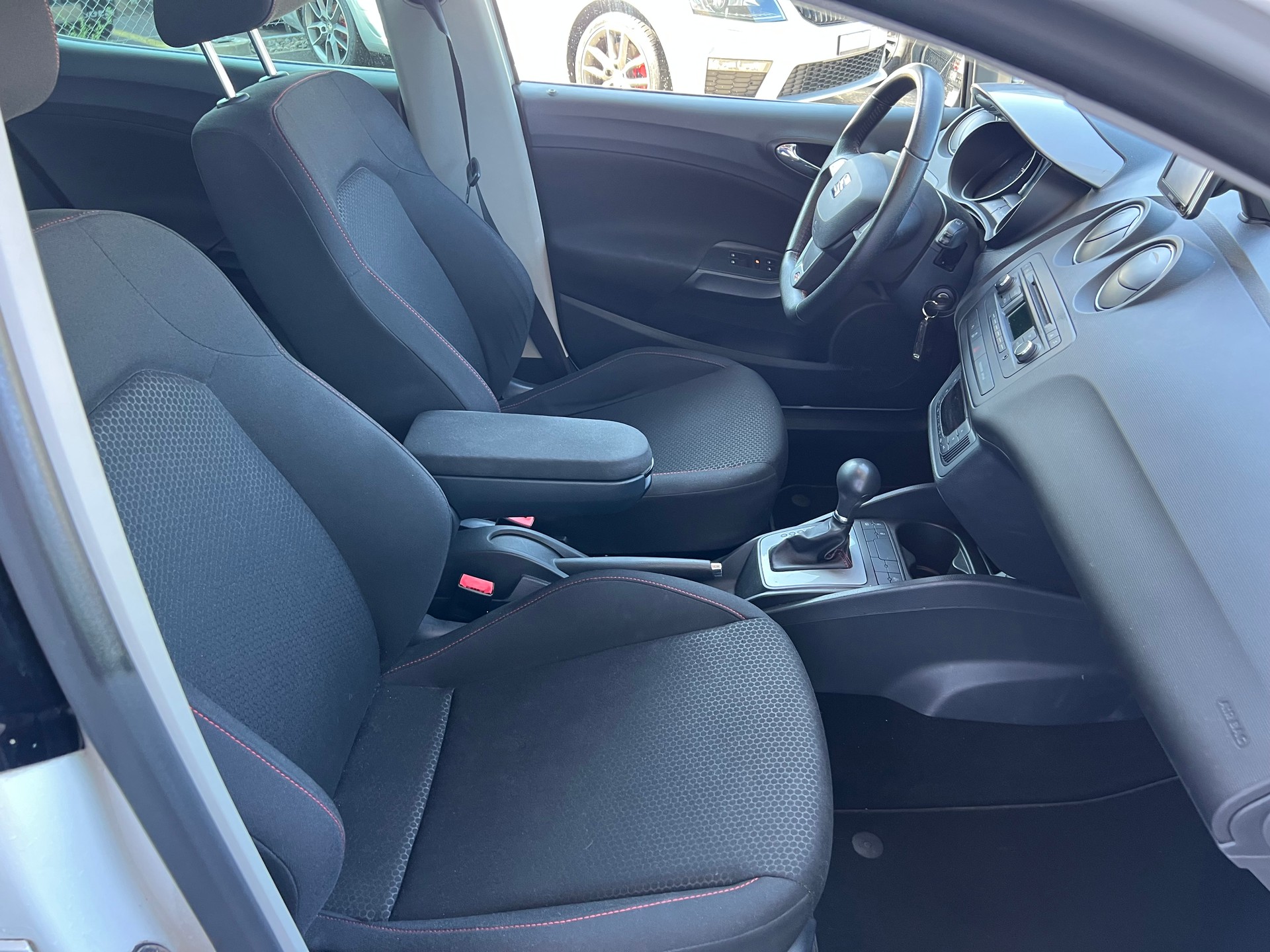 SEAT Ibiza 1.4 TSI FR DSG PS 150 *** Navigation * Klima * frisch ab MFK * 1 Jahr Garantie möglich ***-image-14