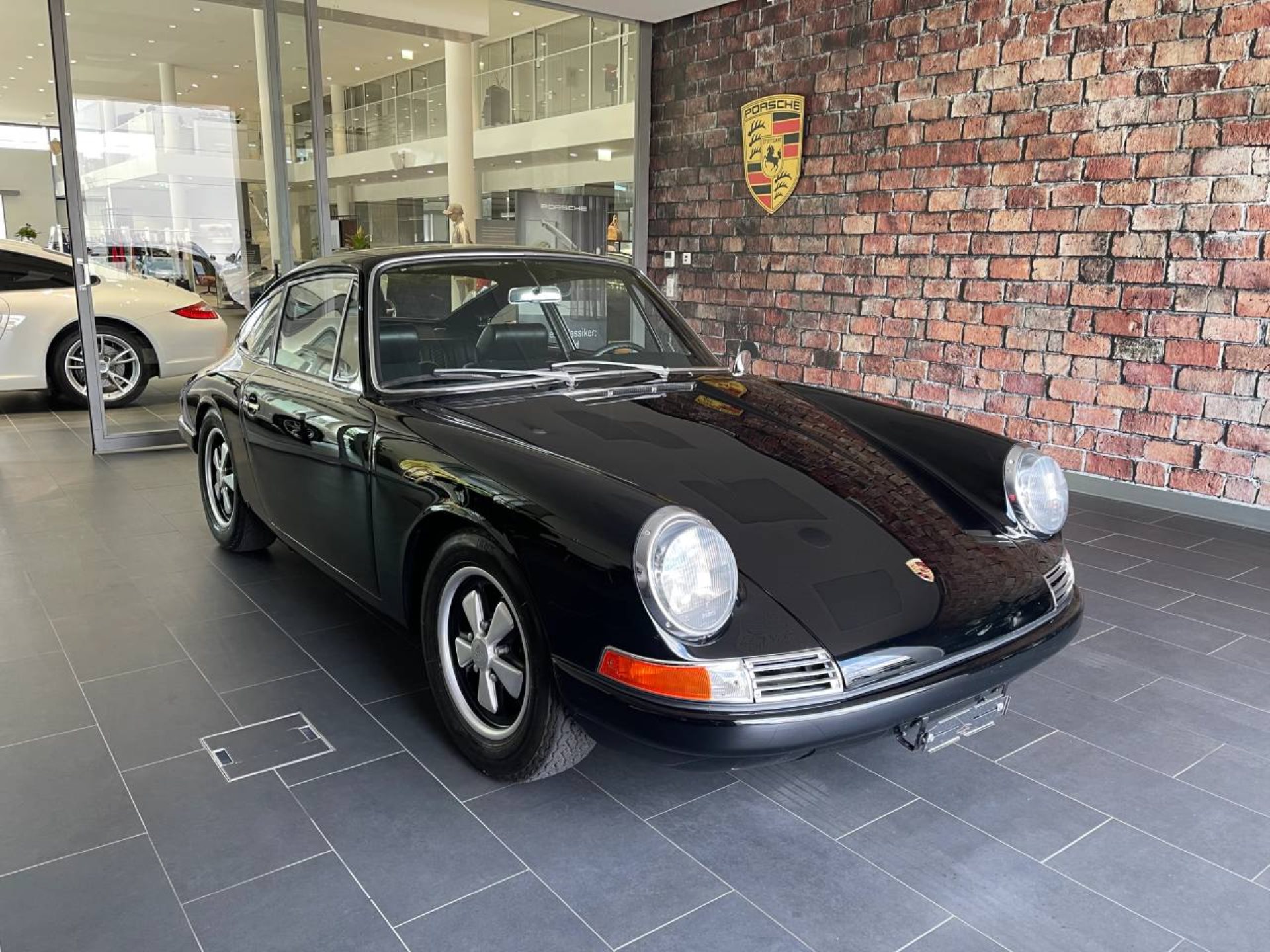 PORSCHE 911 2.0 Coupé-image-0