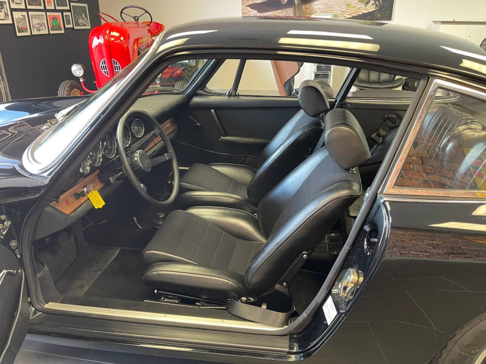 PORSCHE 911 2.0 Coupé-image-17