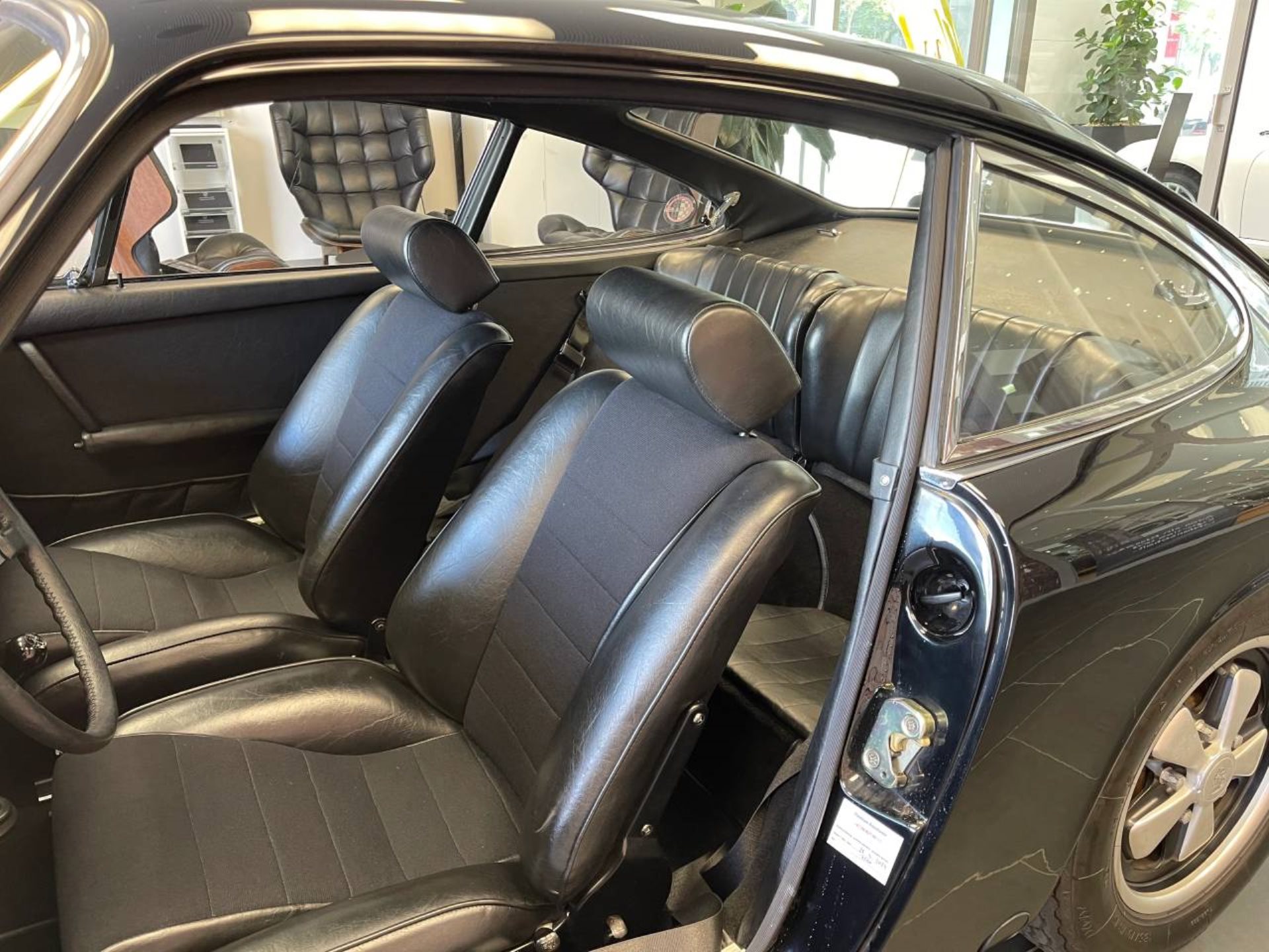 PORSCHE 911 2.0 Coupé-image-4