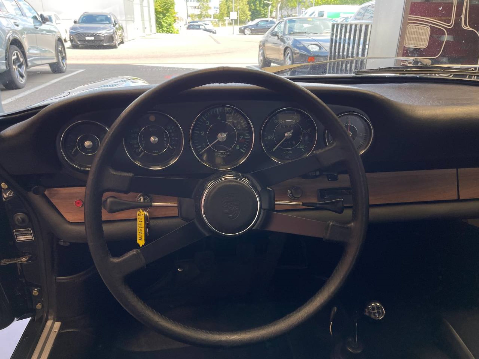 PORSCHE 911 2.0 Coupé-image-16