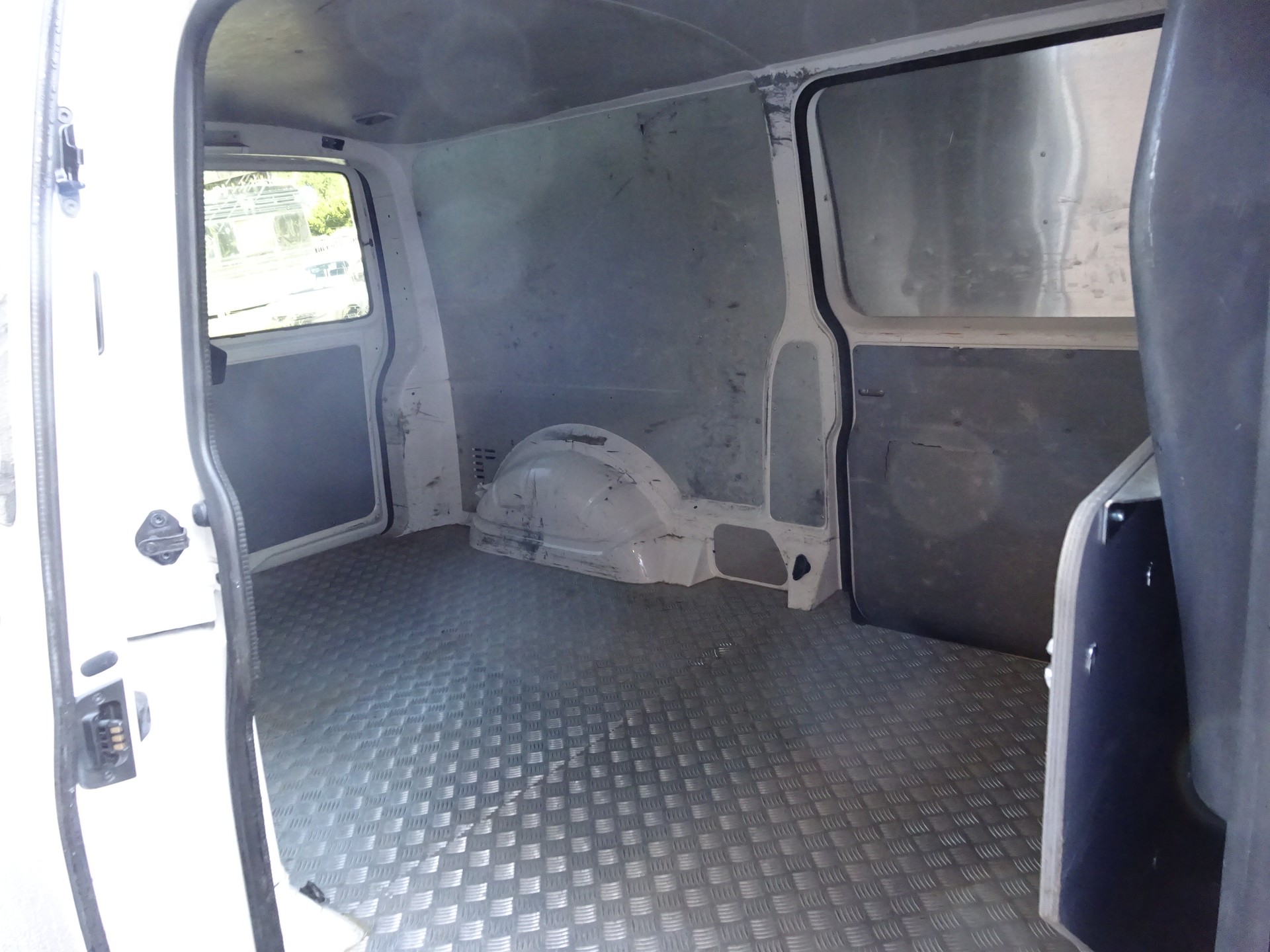 VW T6 2.0 TDI 4Motion DSG-image-18