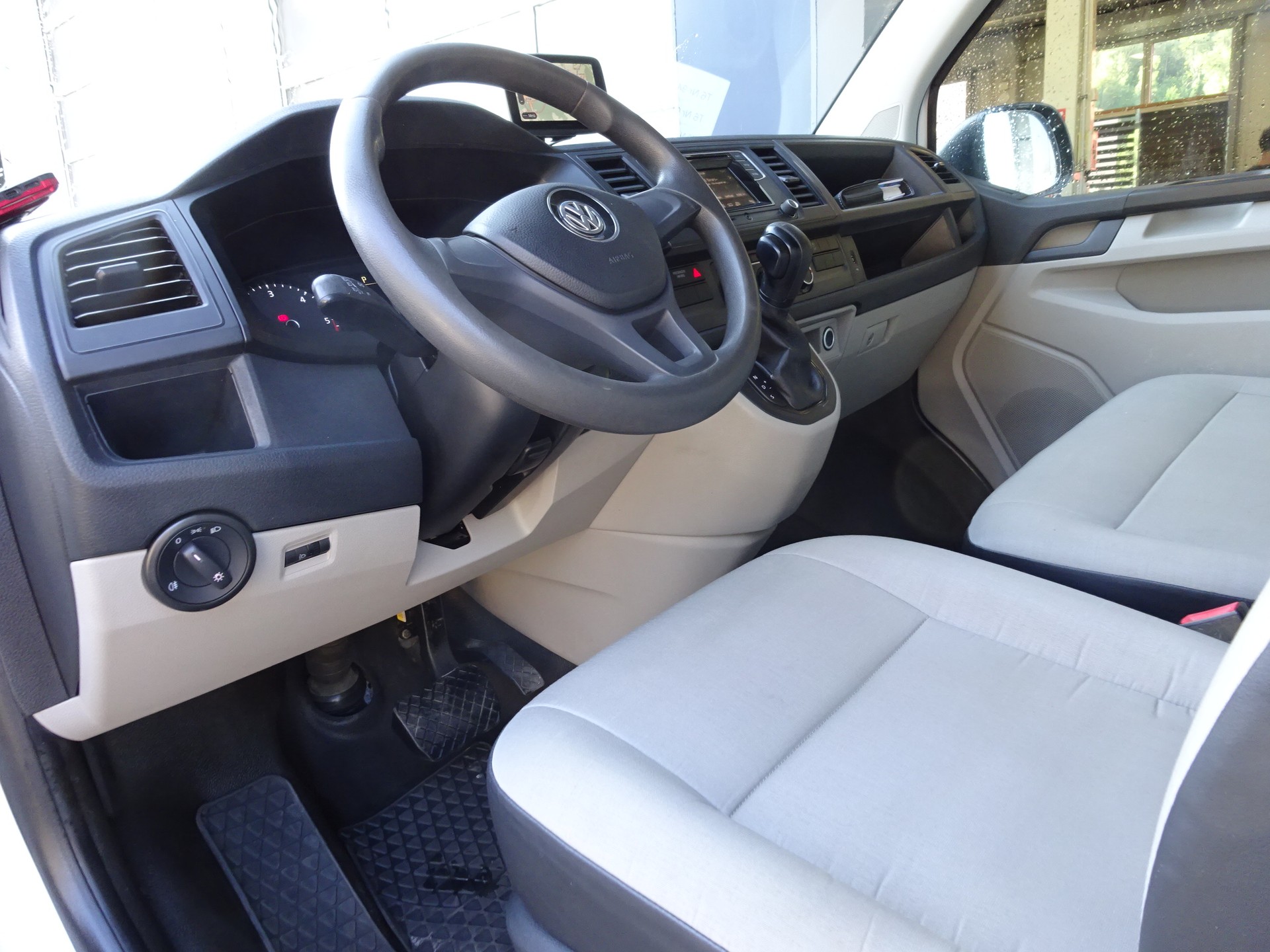 VW T6 2.0 TDI 4Motion DSG-image-13