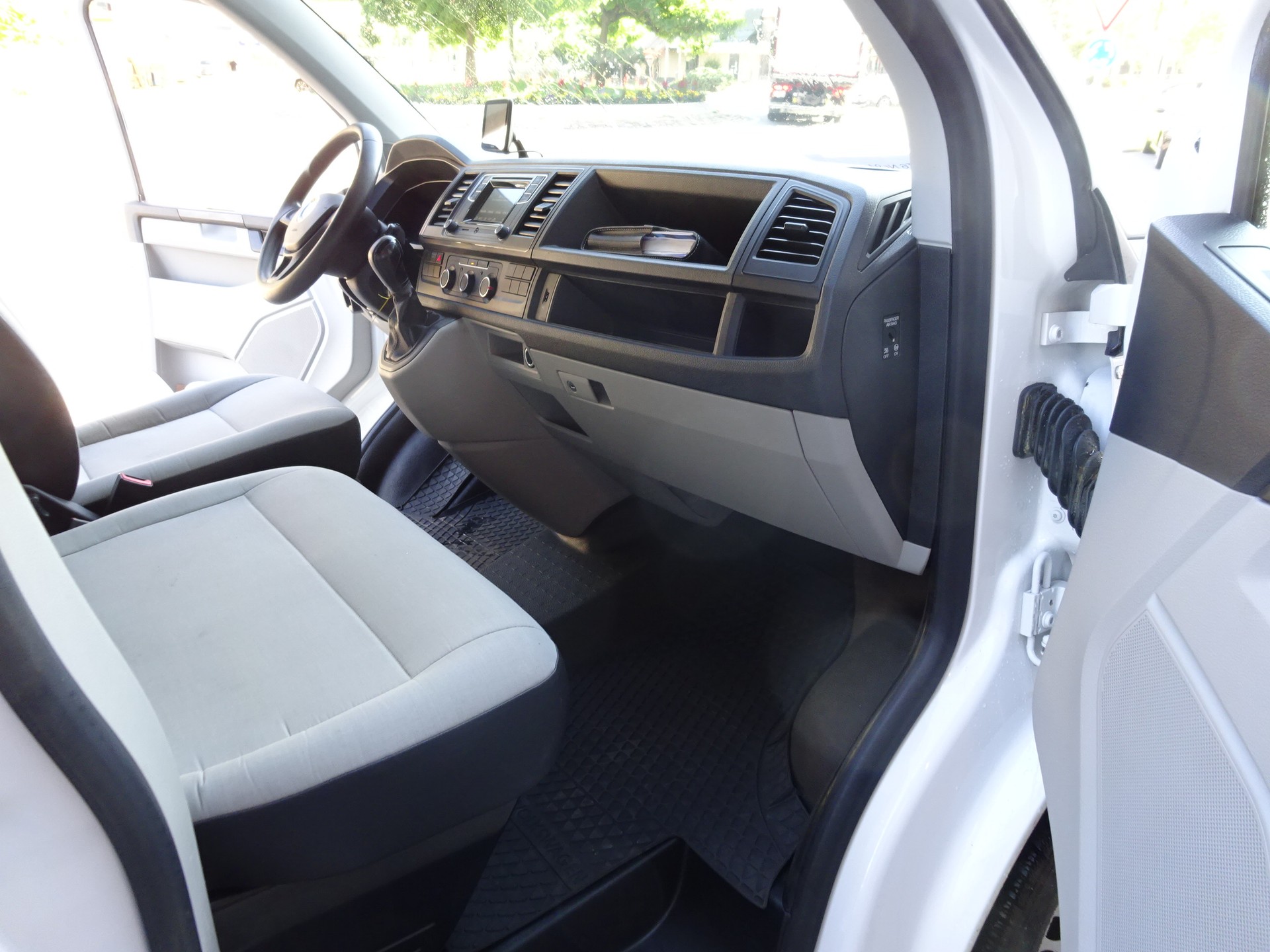 VW T6 2.0 TDI 4Motion DSG-image-16