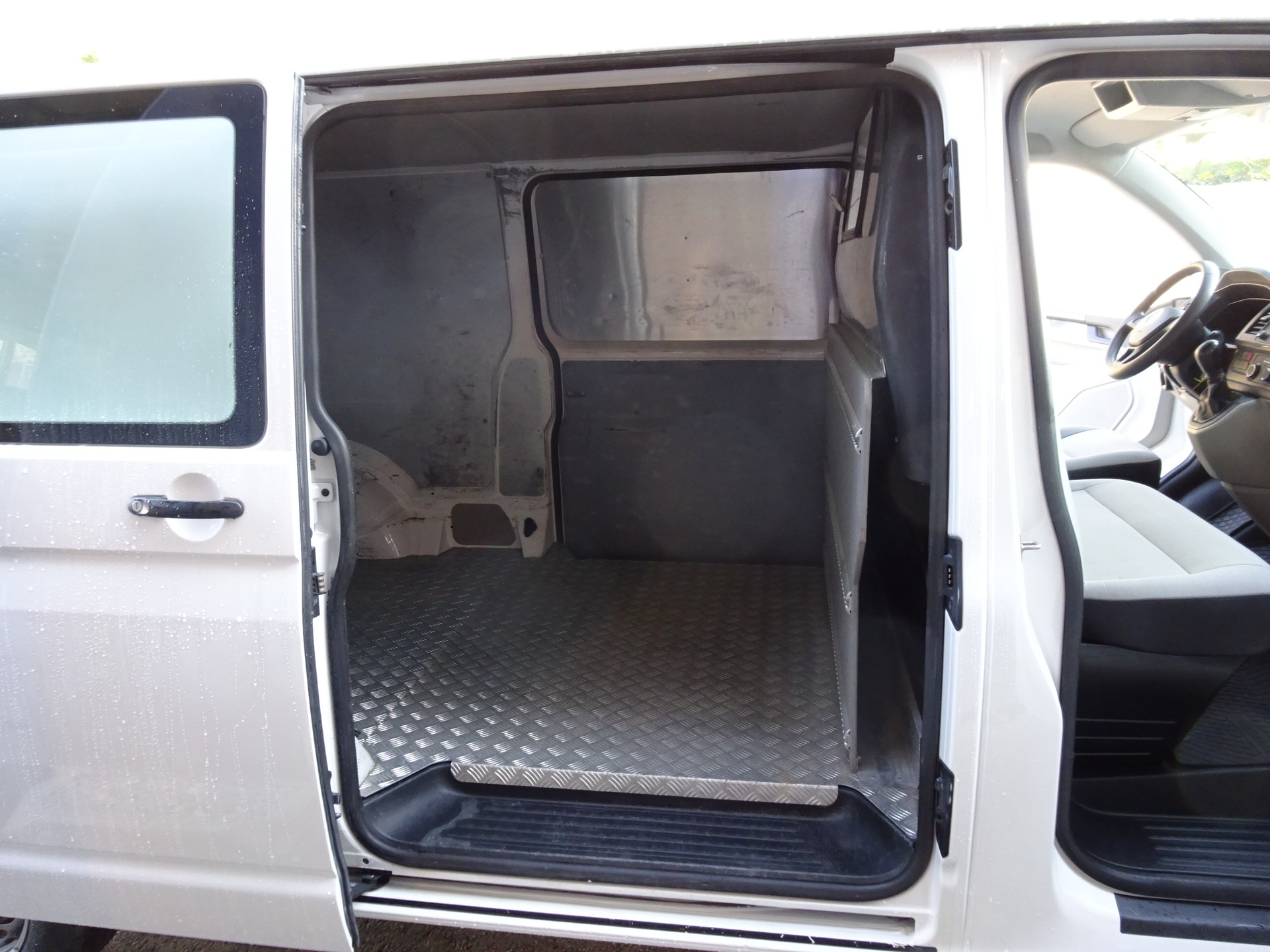 VW T6 2.0 TDI 4Motion DSG-image-17
