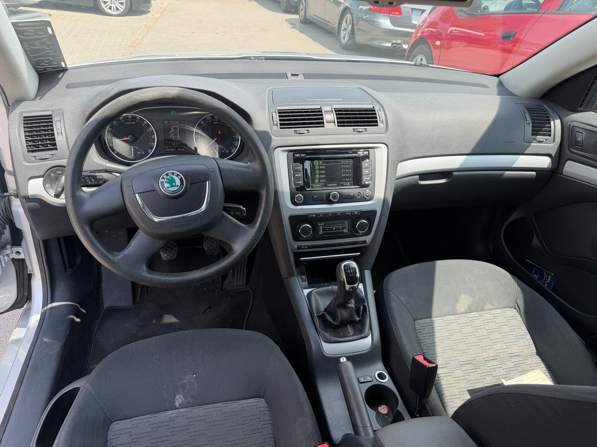 SKODA Octavia Combi 1.6 TDI Clever-image-9