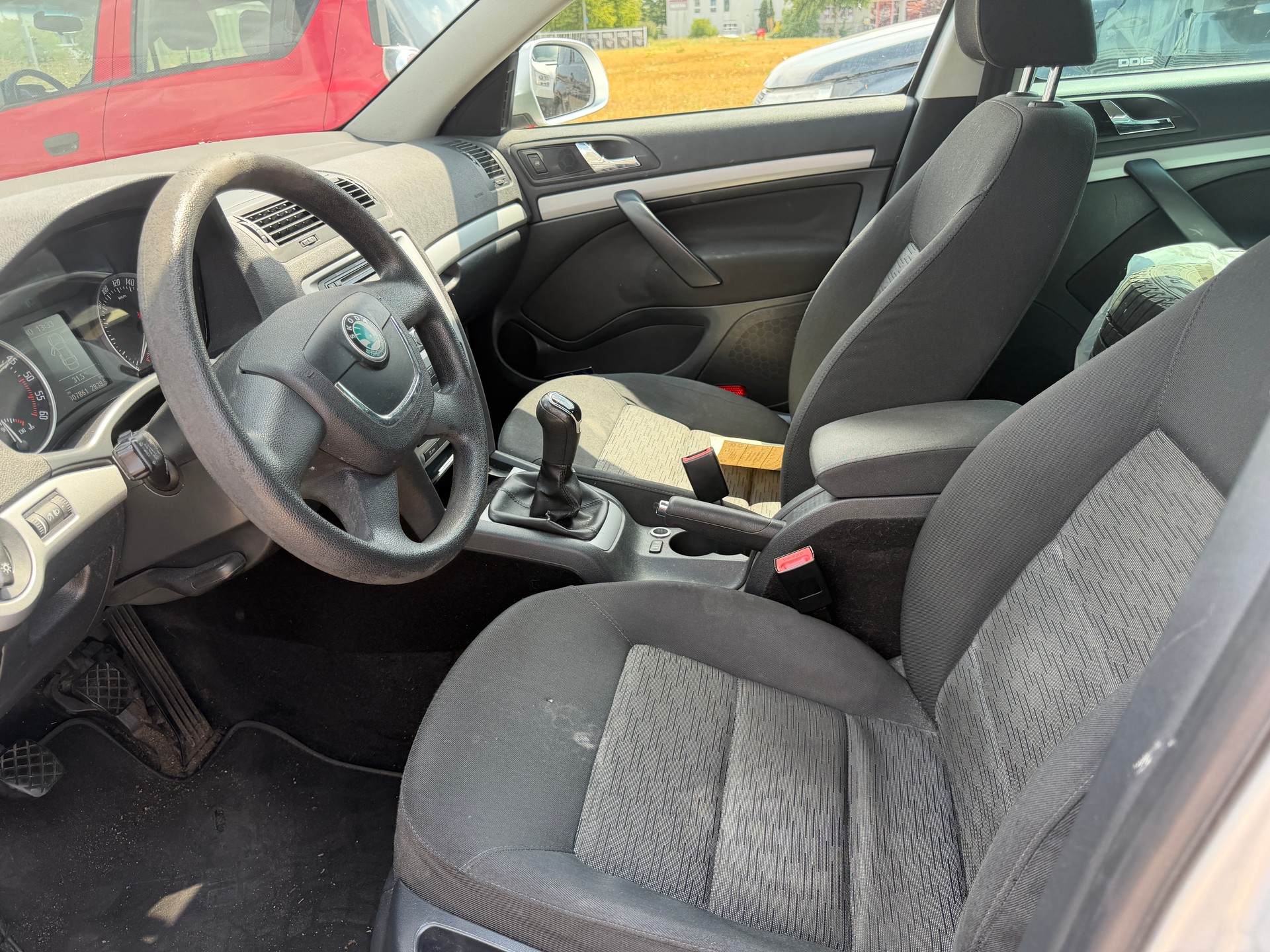 SKODA Octavia Combi 1.6 TDI Clever-image-8