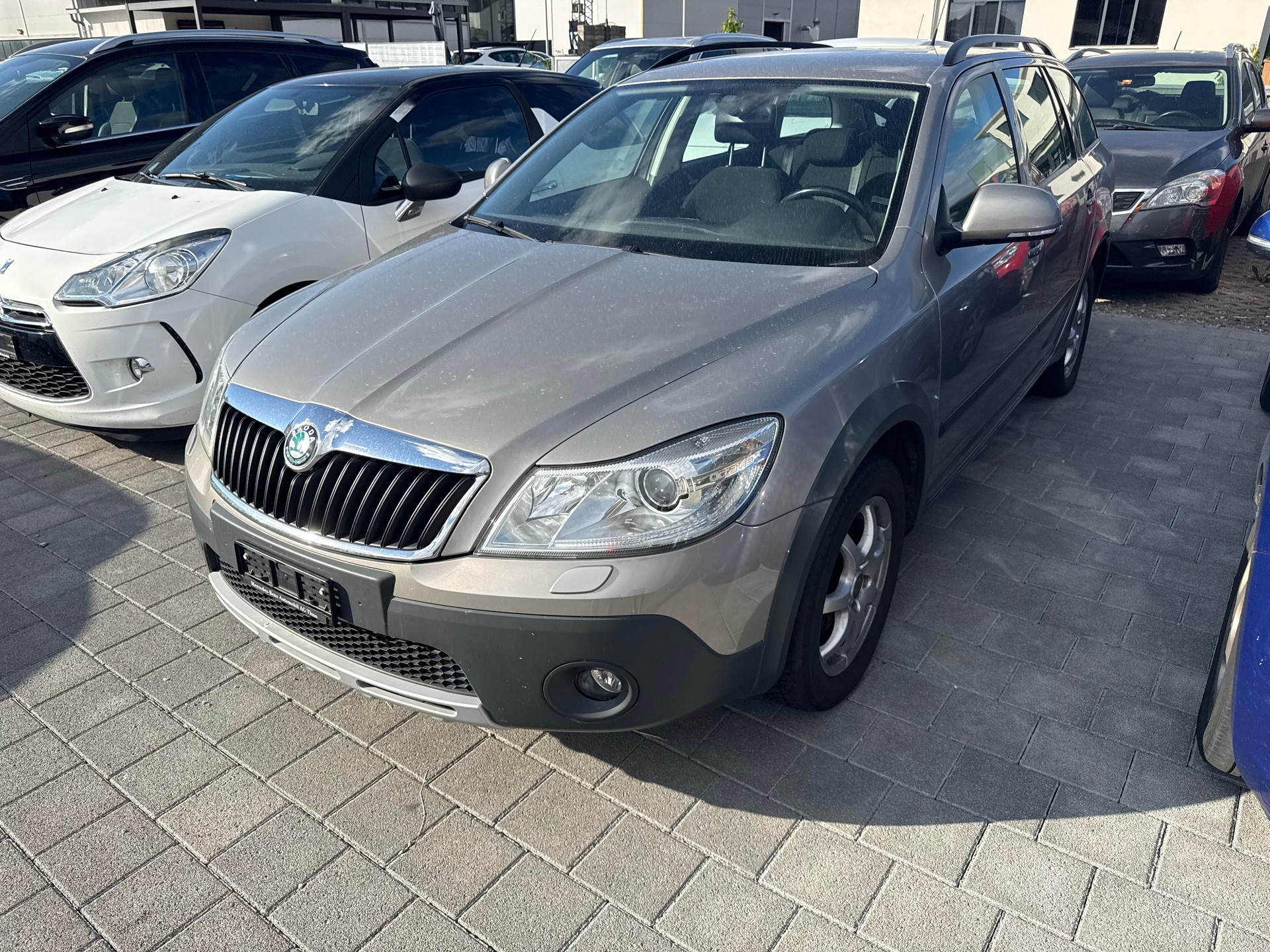 SKODA Octavia Combi 1.8 TSI Scout 4x4-image-3
