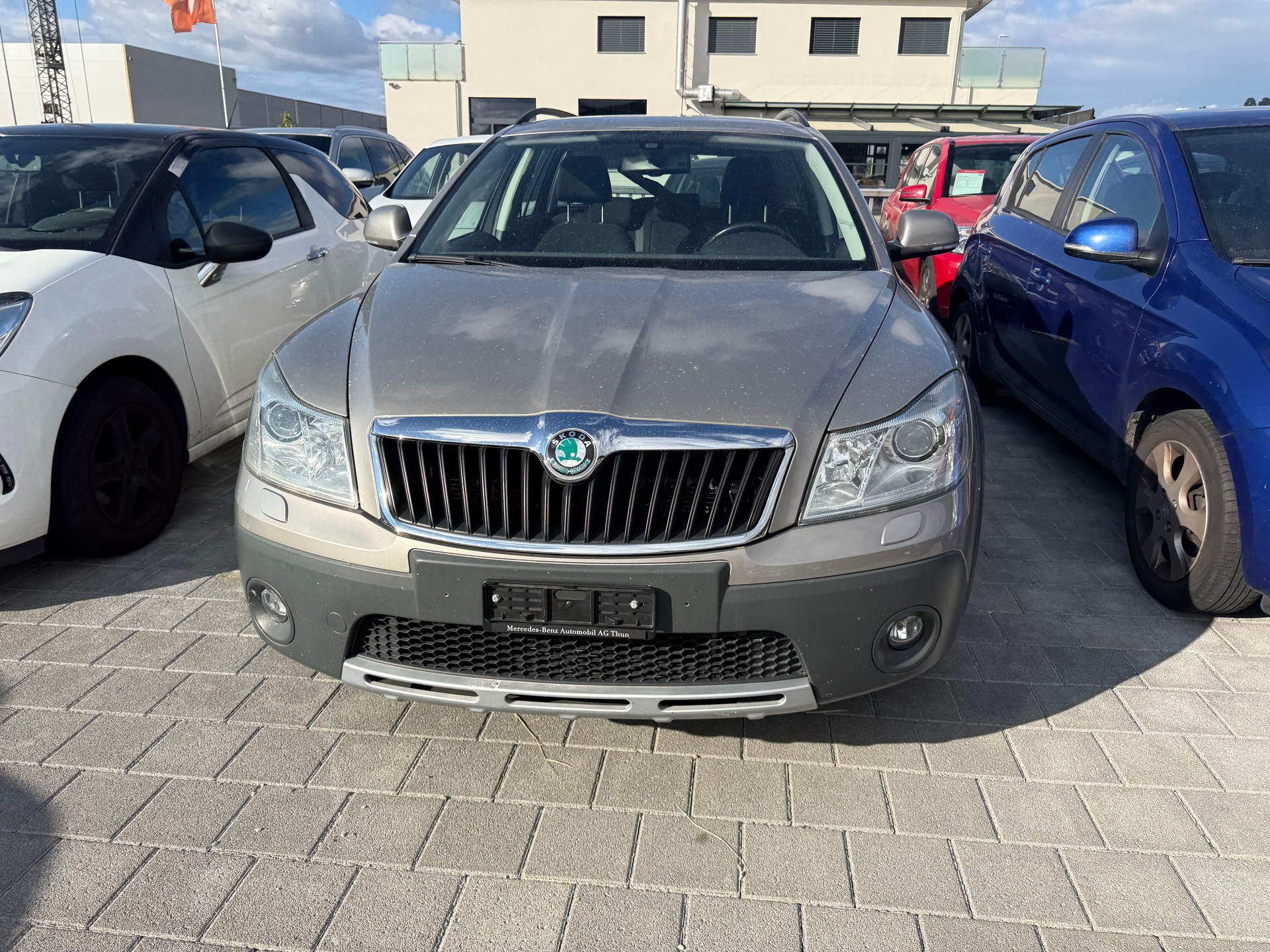 SKODA Octavia Combi 1.8 TSI Scout 4x4-image-1