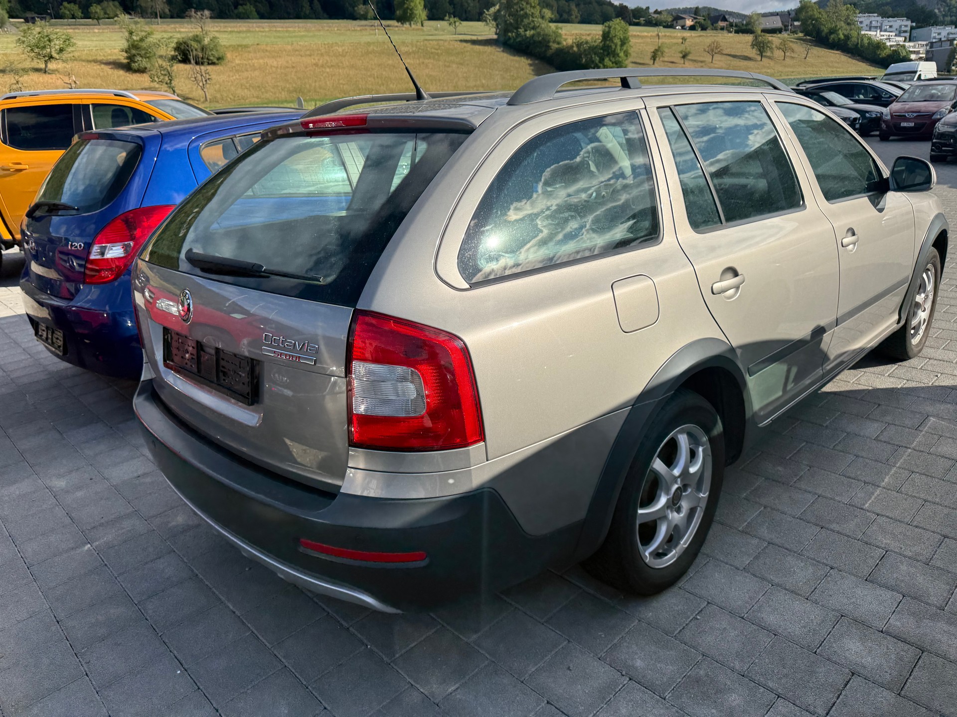 SKODA Octavia Combi 1.8 TSI Scout 4x4-image-9