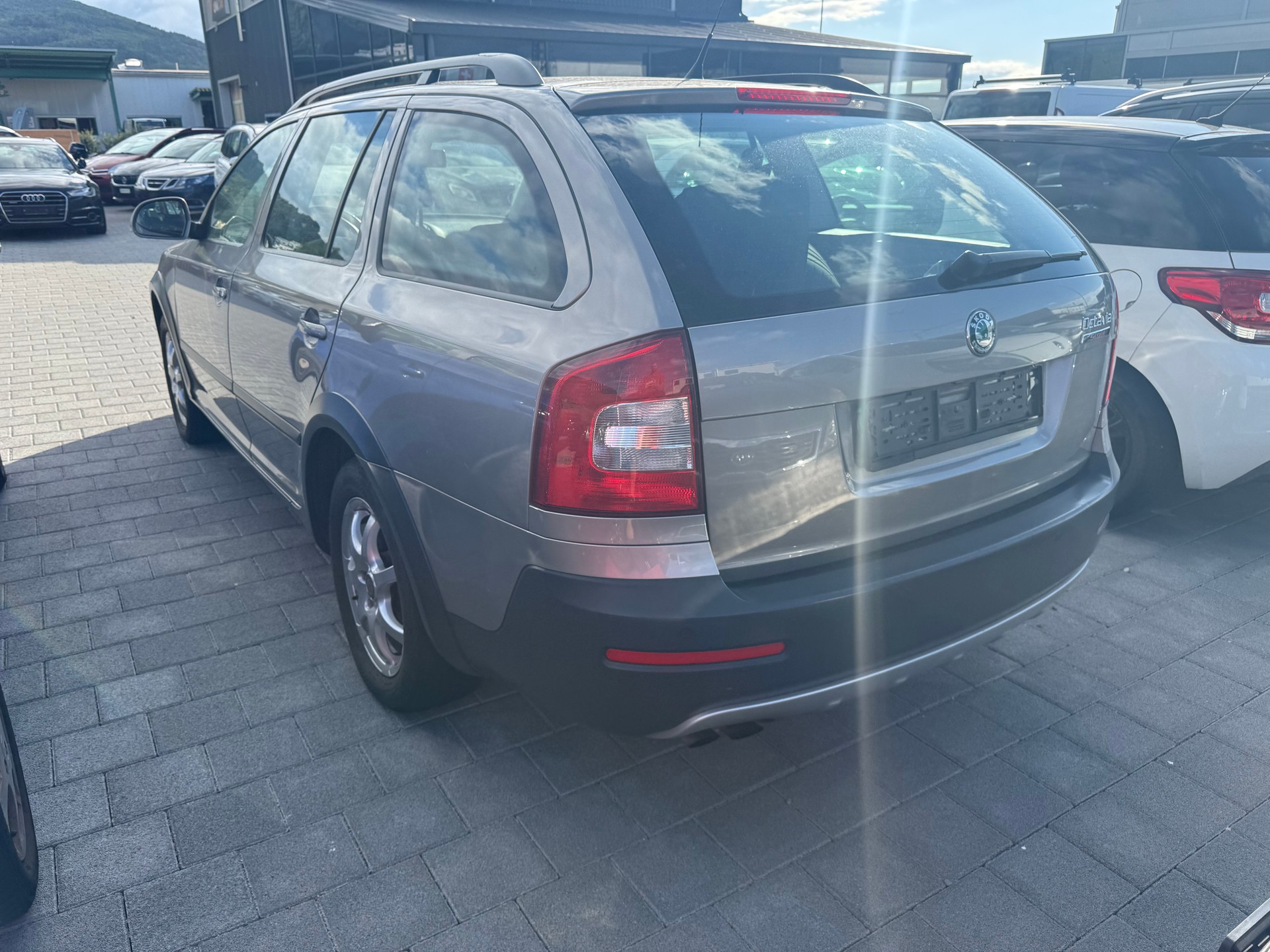 SKODA Octavia Combi 1.8 TSI Scout 4x4-image-7