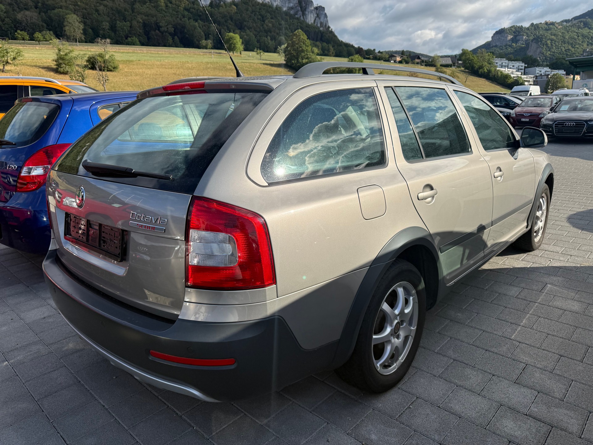 SKODA Octavia Combi 1.8 TSI Scout 4x4-image-4