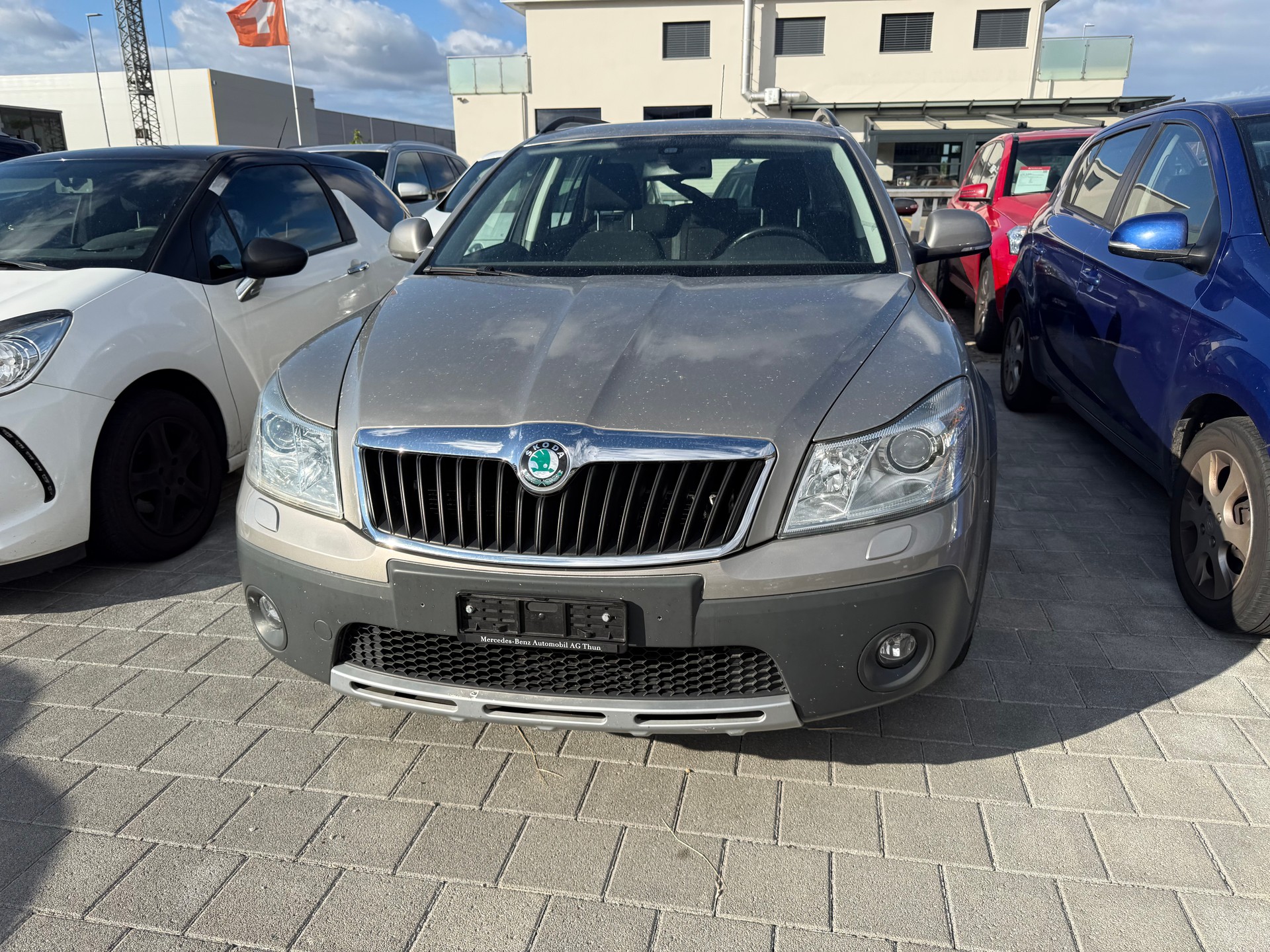 SKODA Octavia Combi 1.8 TSI Scout 4x4-image-2