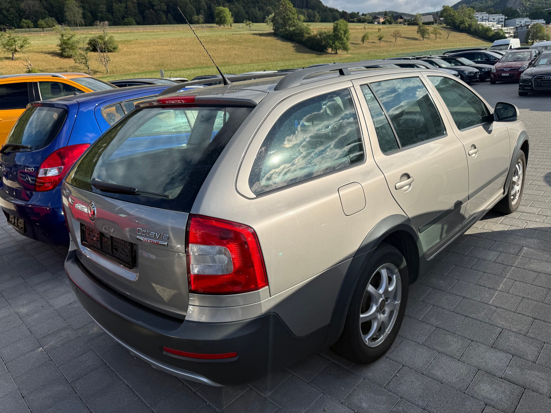 SKODA Octavia Combi 1.8 TSI Scout 4x4-image-8