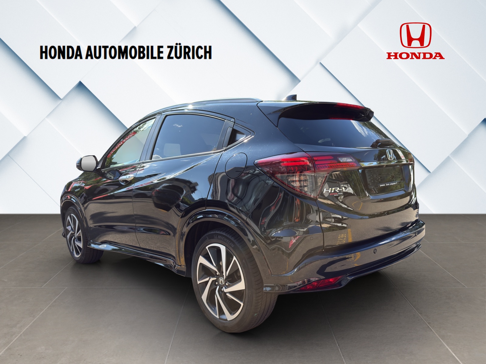 HONDA HR-V 1.5i-VTEC Executive-image-2