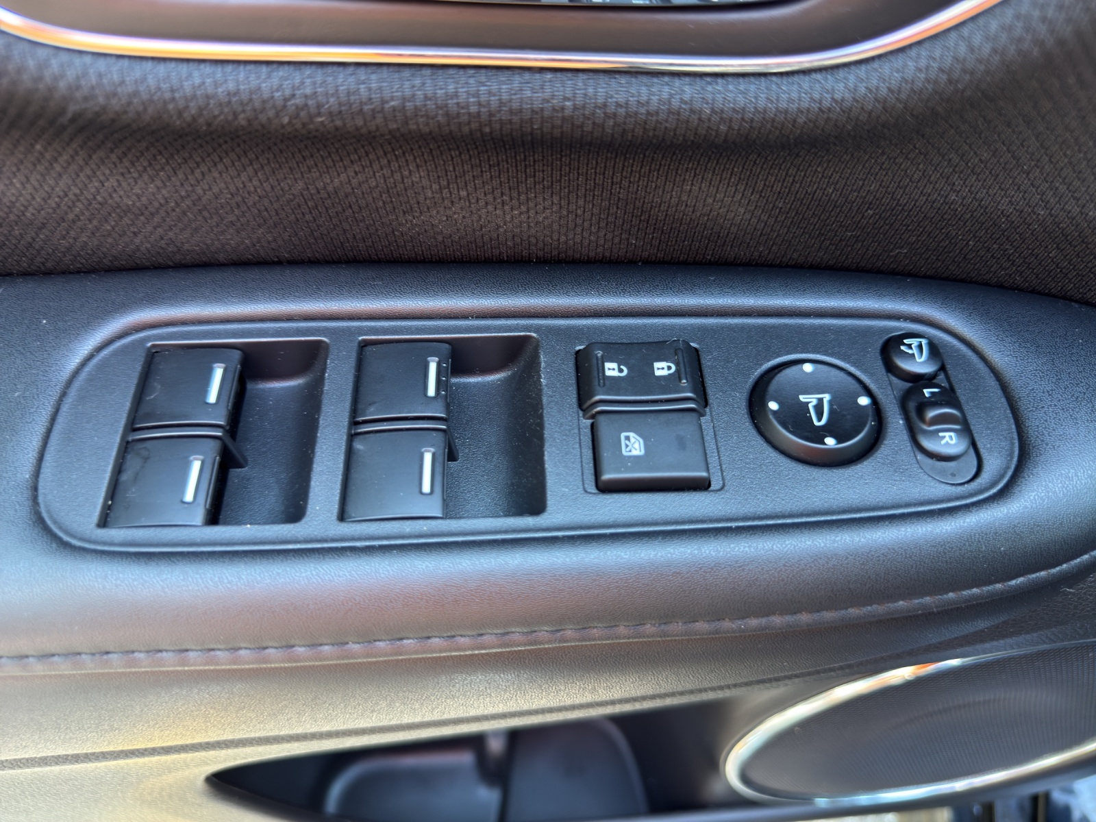 HONDA HR-V 1.5i-VTEC Executive-image-17
