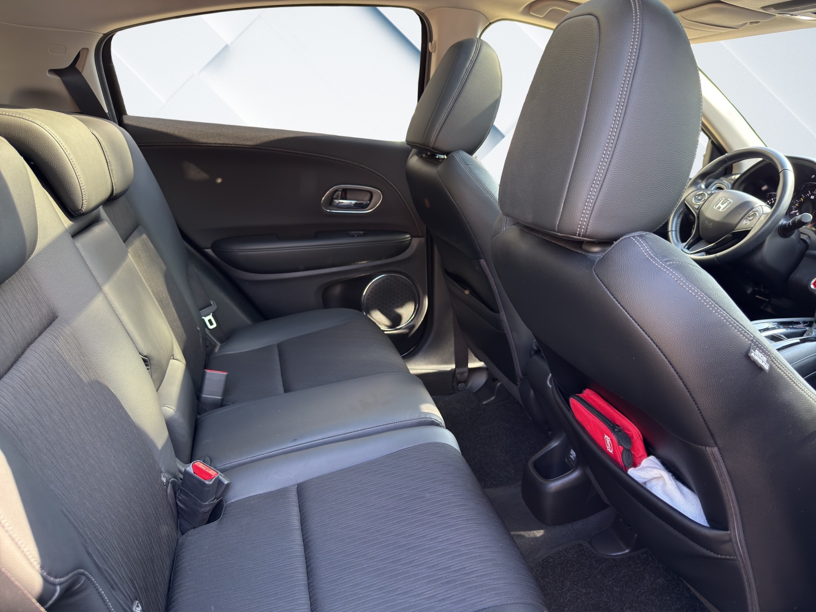 HONDA HR-V 1.5i-VTEC Executive-image-14